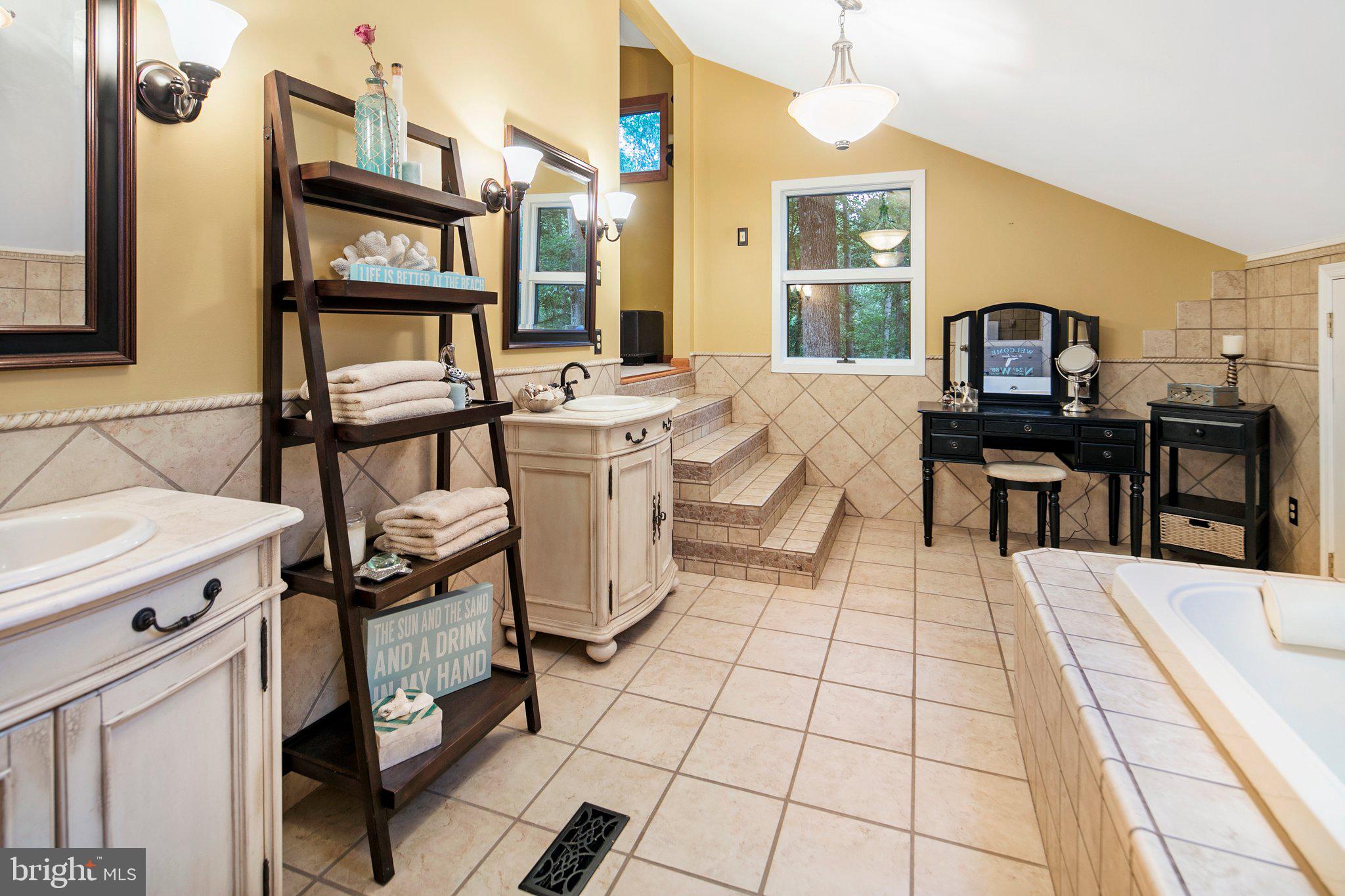 POULSEN HEIGHTS - Residential