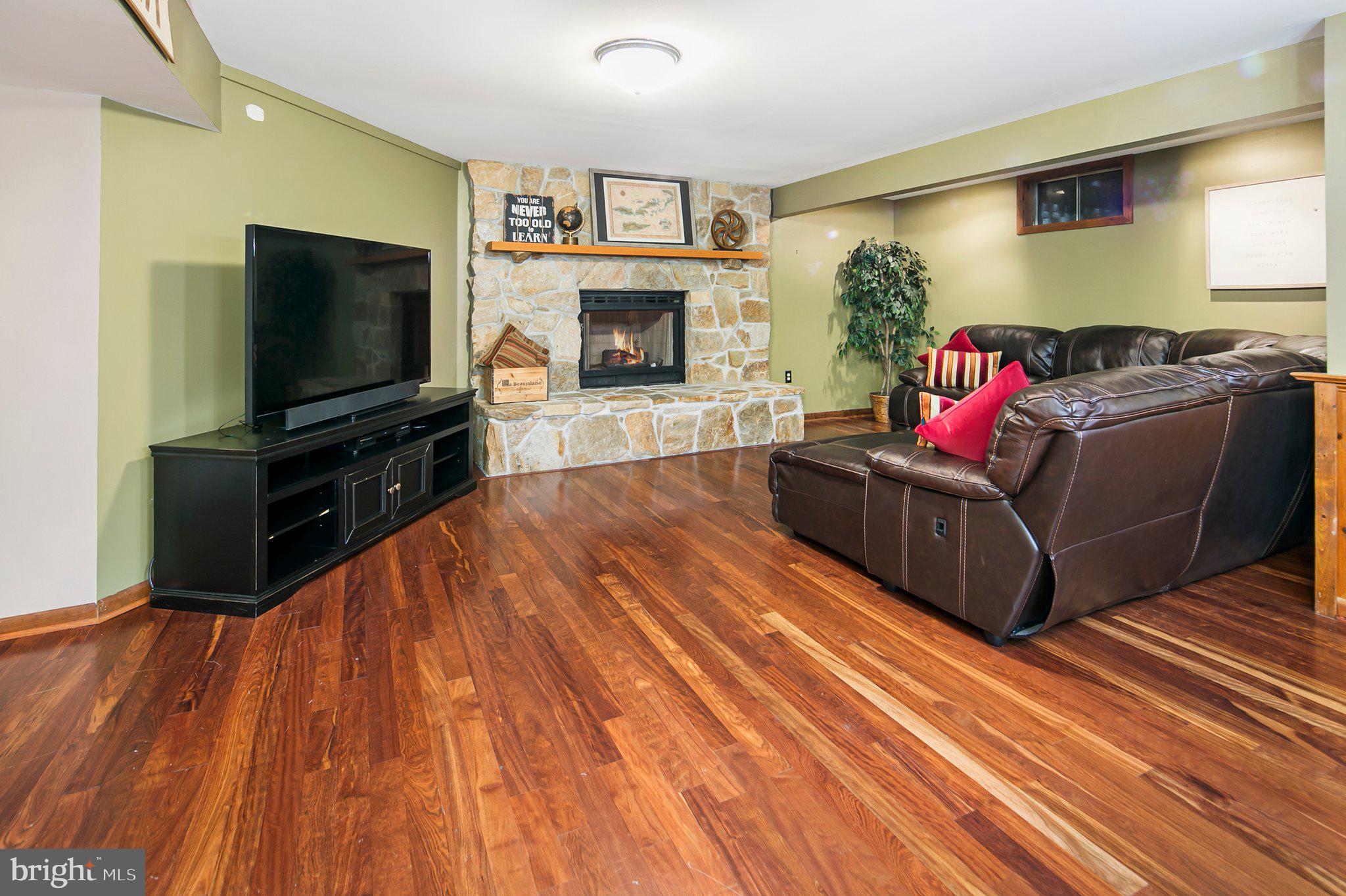 POULSEN HEIGHTS - Residential