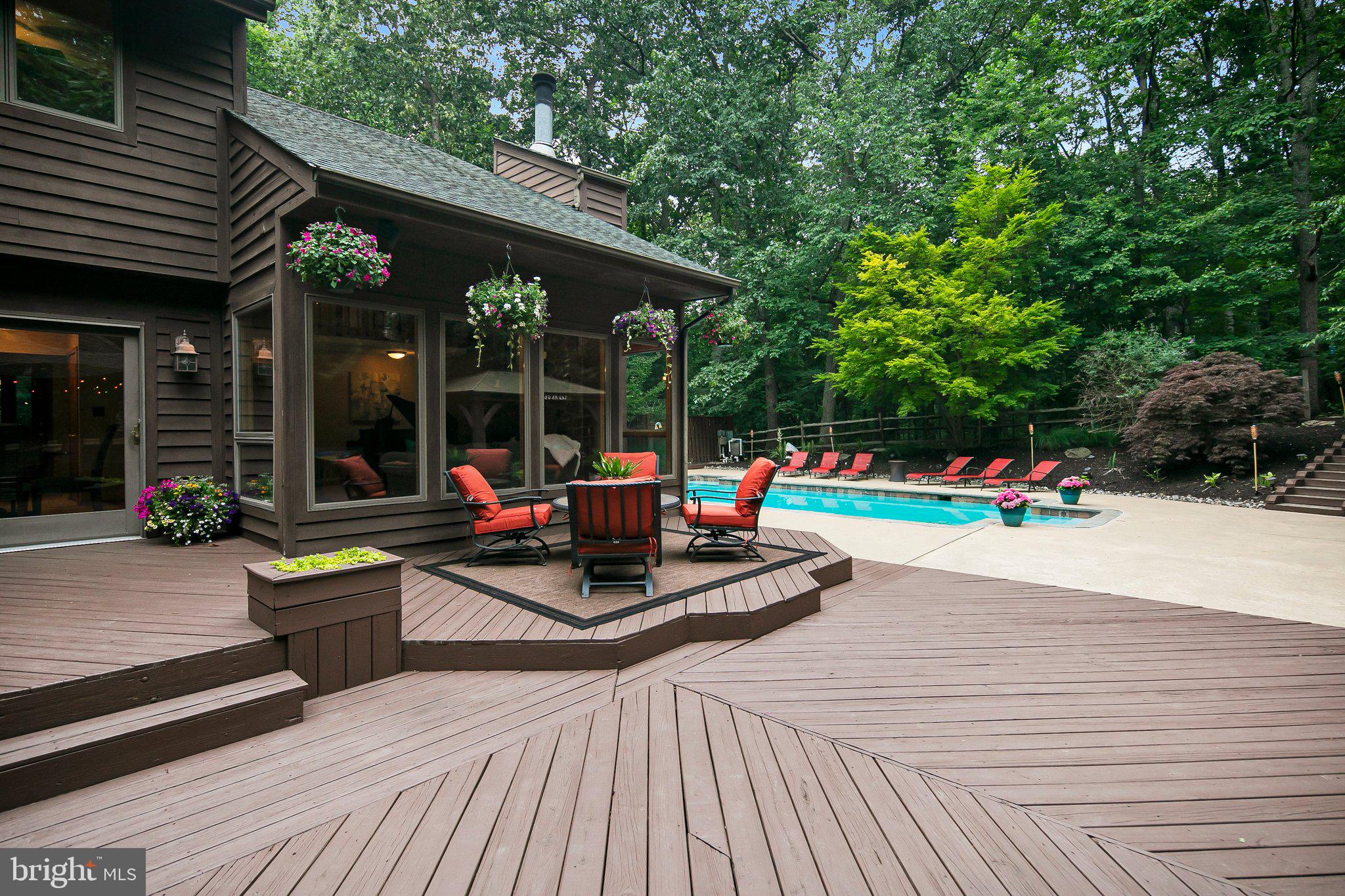 POULSEN HEIGHTS - Residential