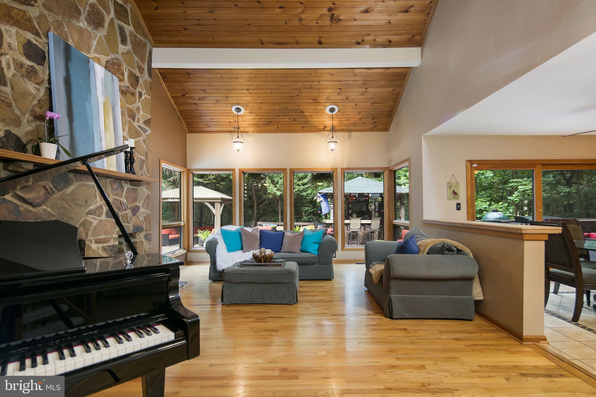 POULSEN HEIGHTS - Residential