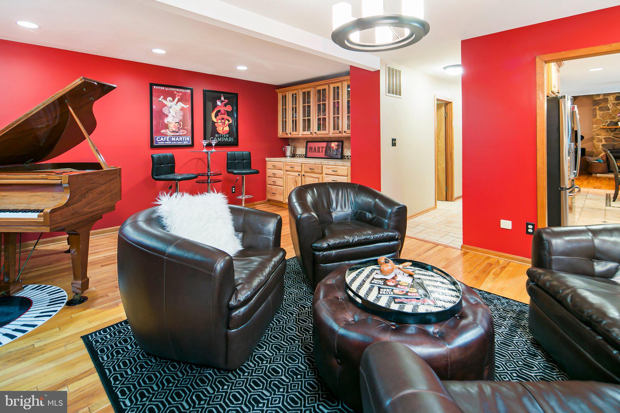 POULSEN HEIGHTS - Residential