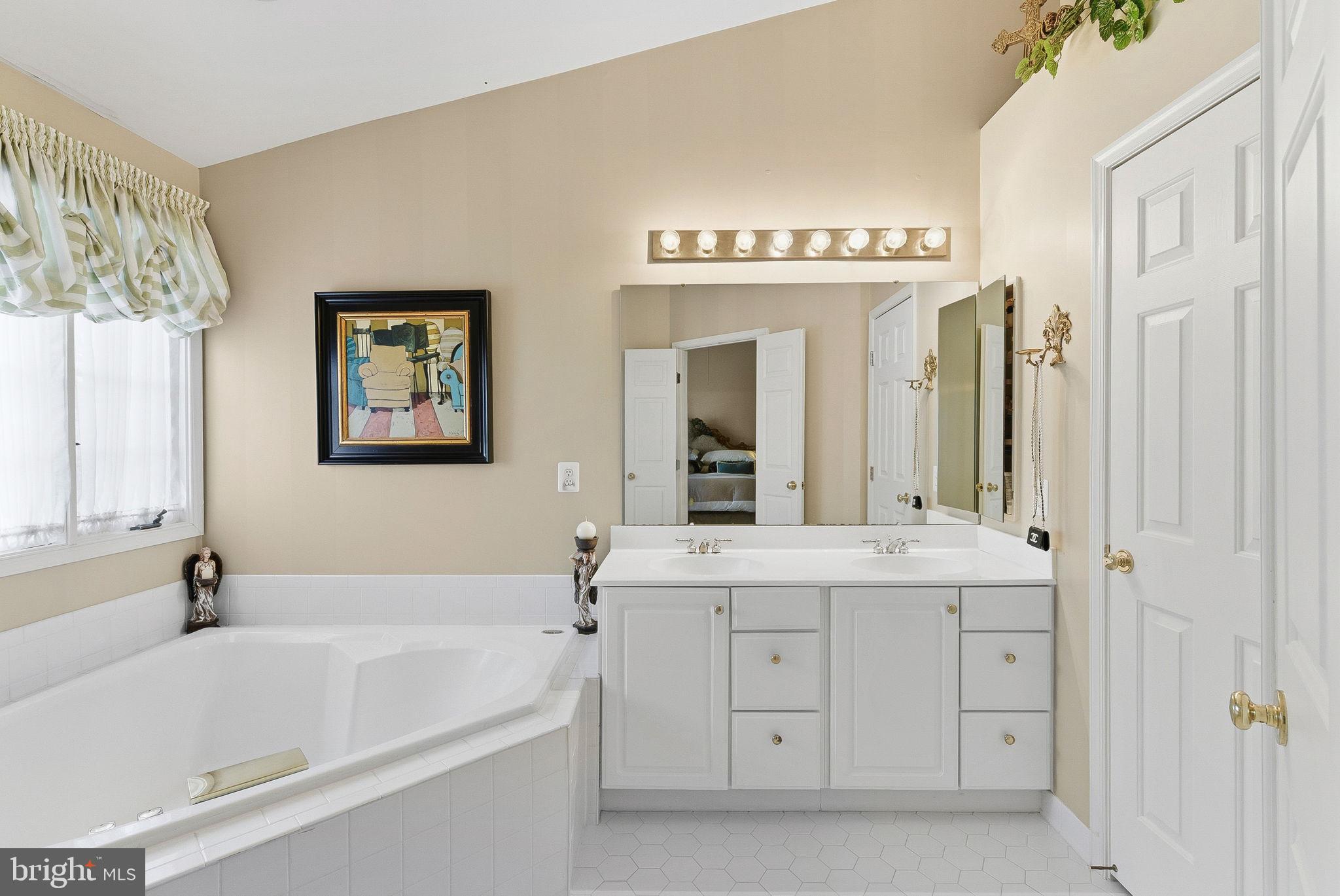 AMBERWOOD - Residential