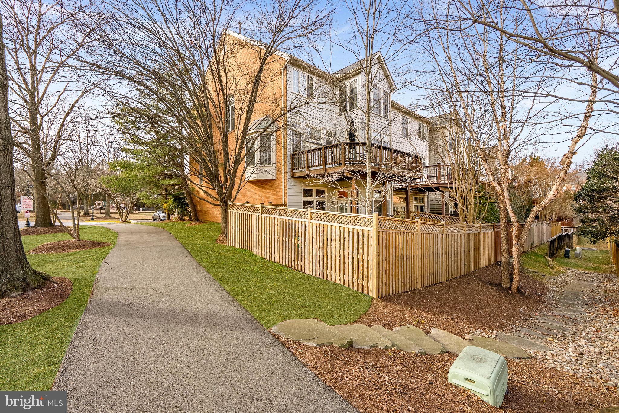 AMBERWOOD - Residential