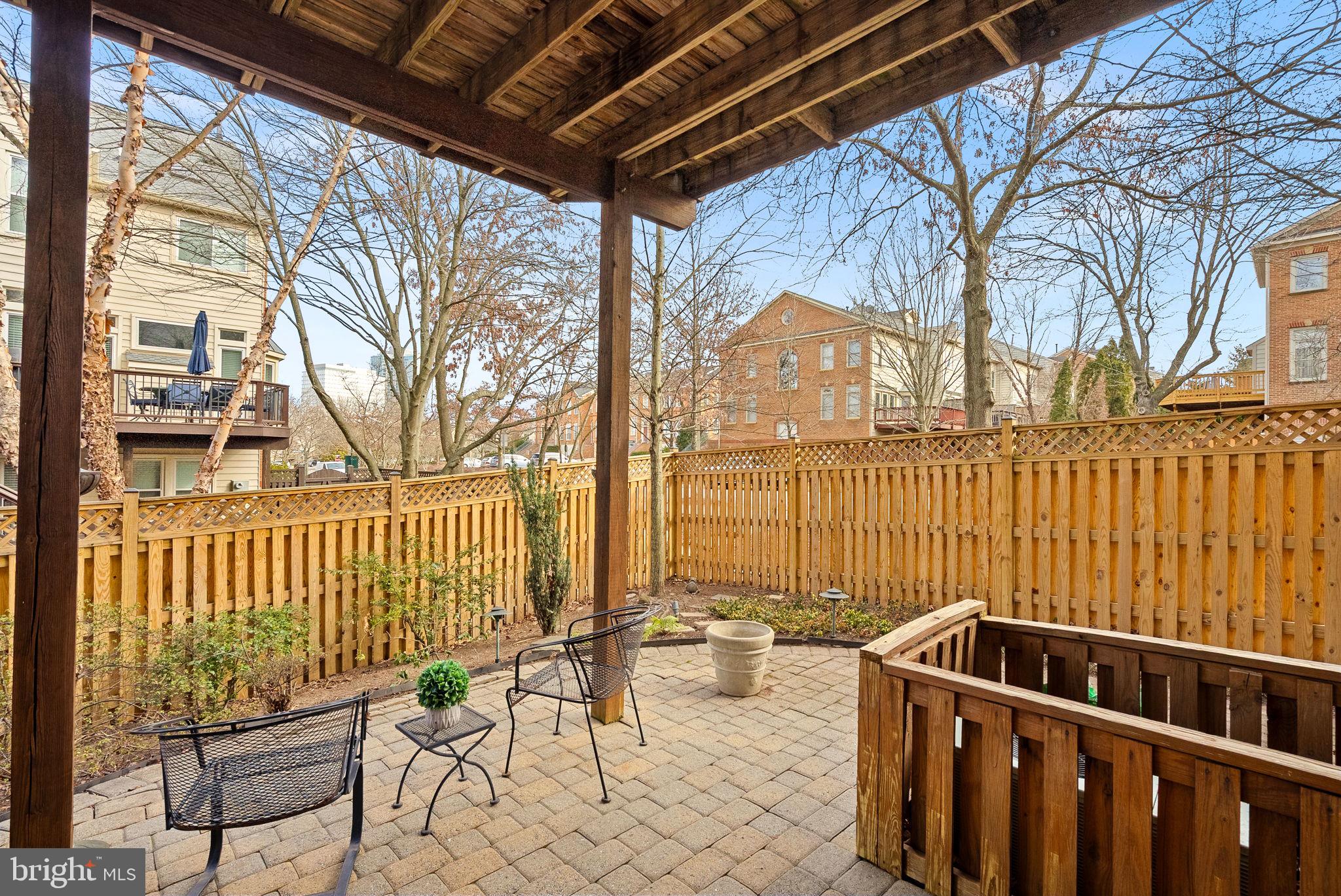 AMBERWOOD - Residential