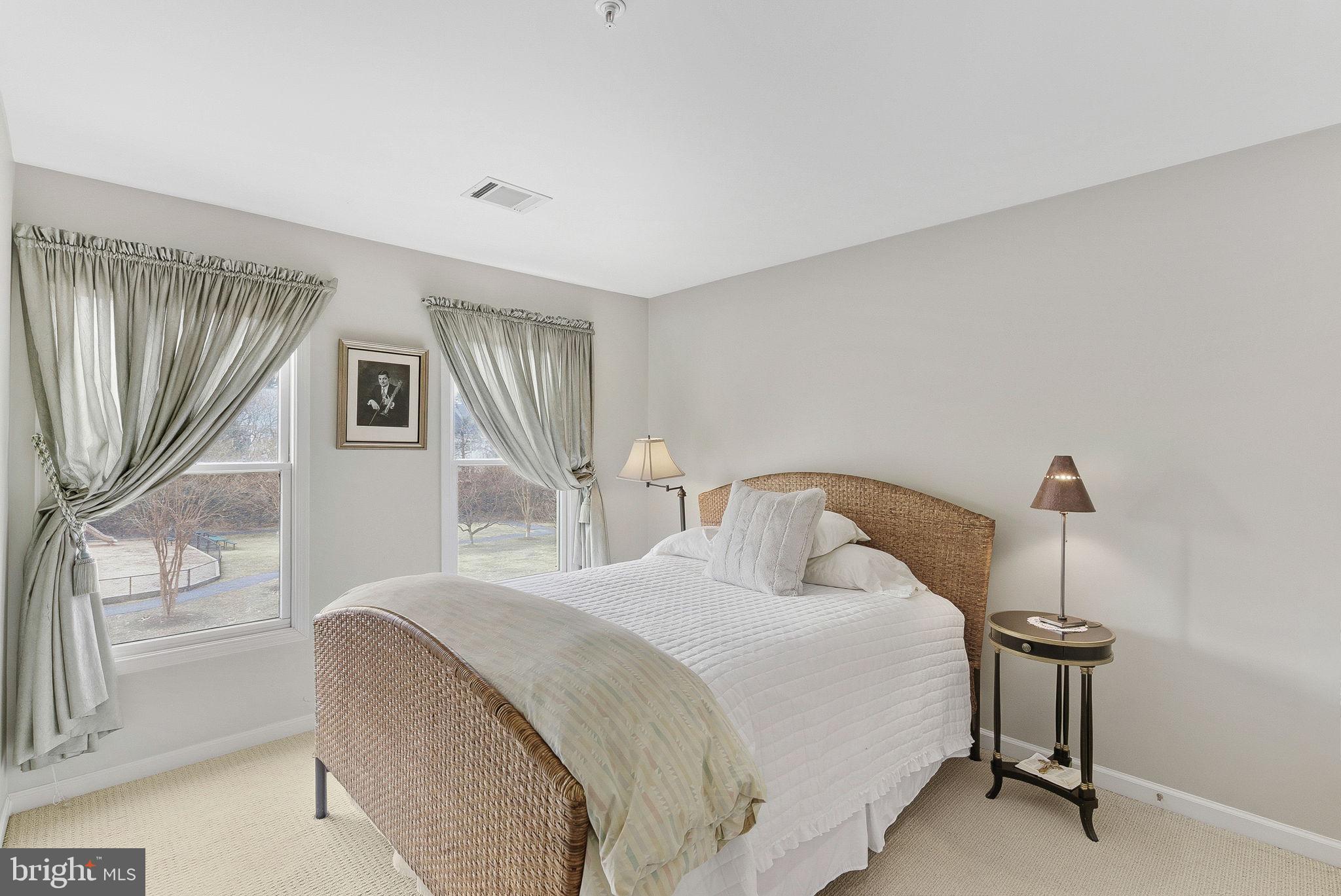 AMBERWOOD - Residential