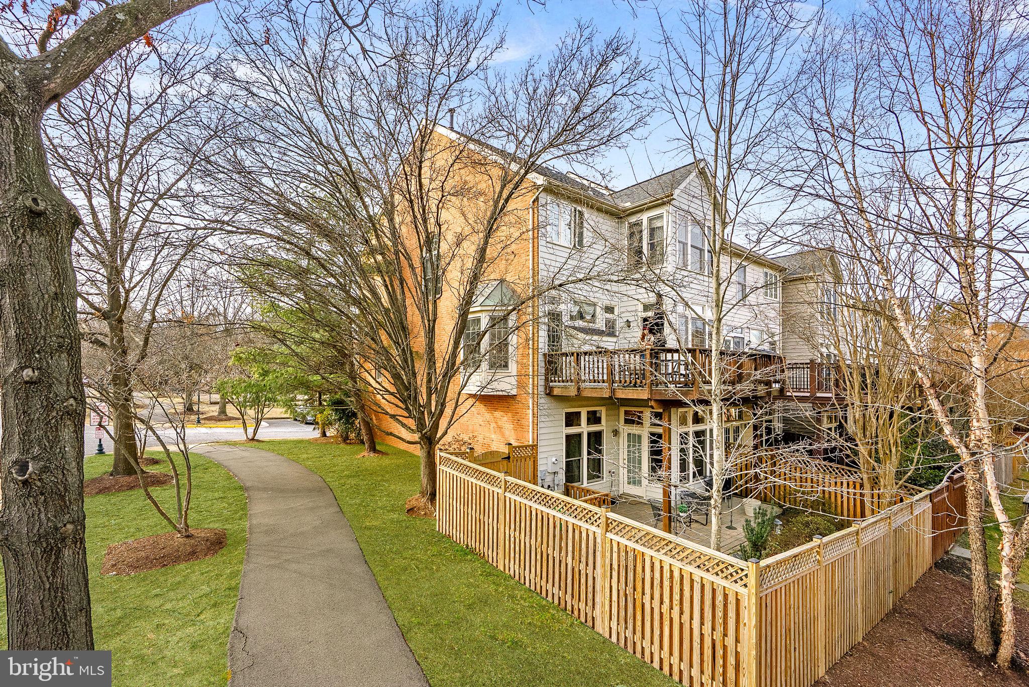 AMBERWOOD - Residential