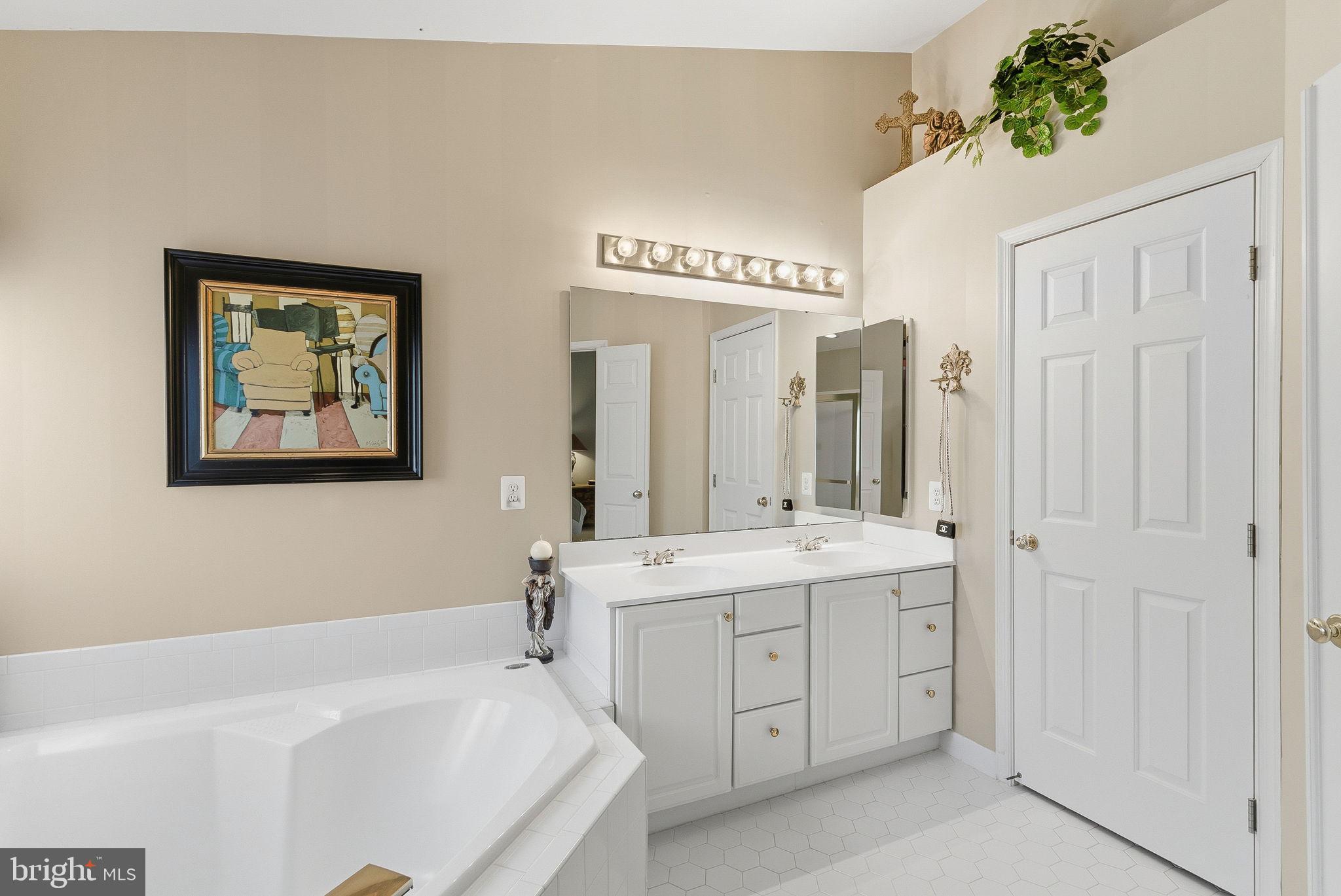 AMBERWOOD - Residential