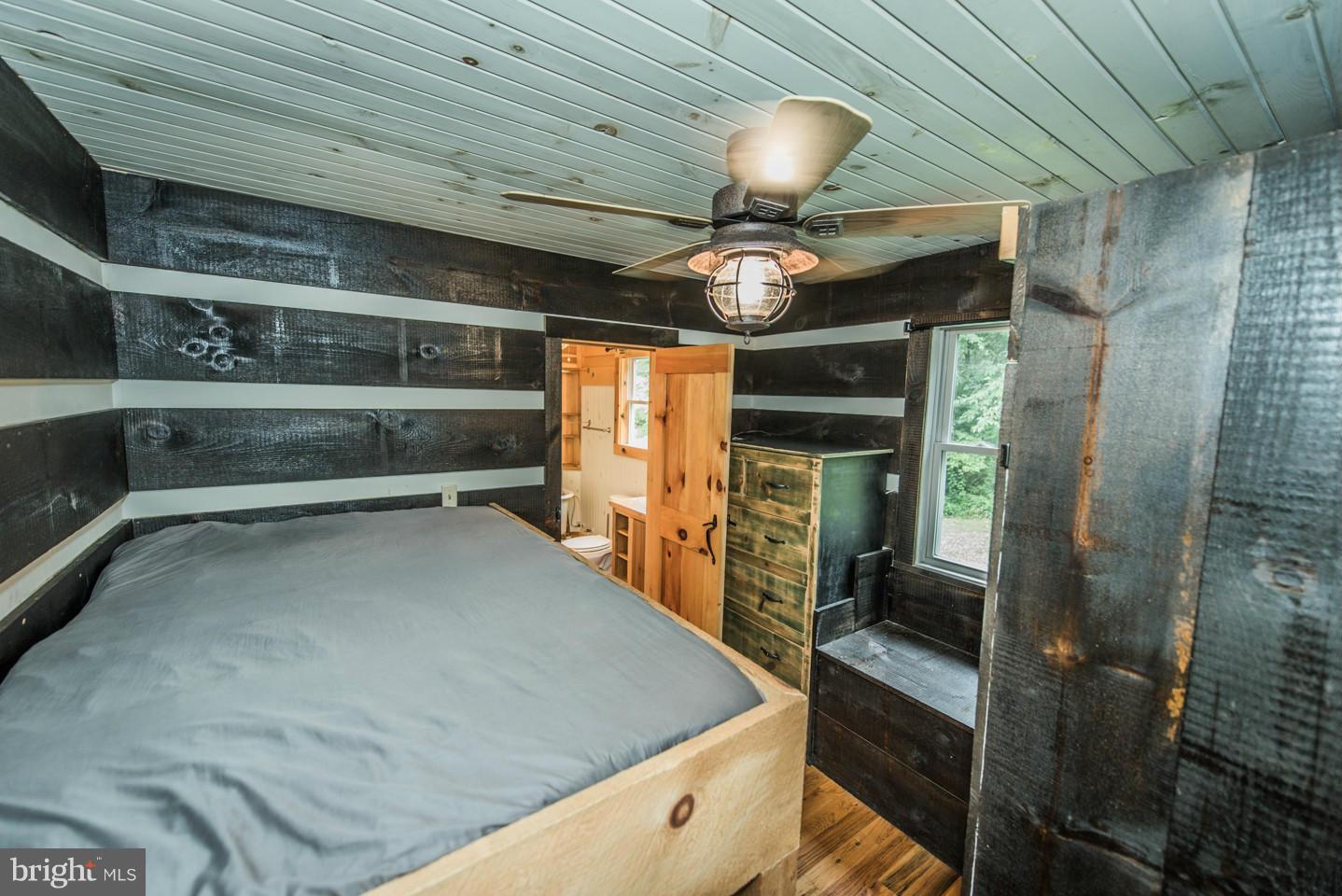 PIN OAK - Residential