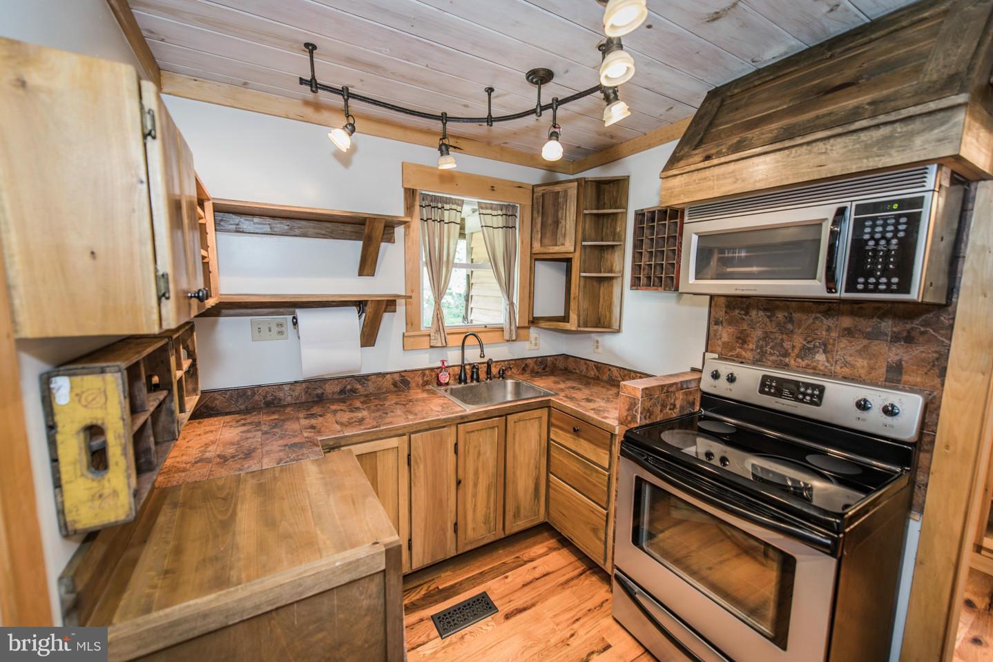 PIN OAK - Residential