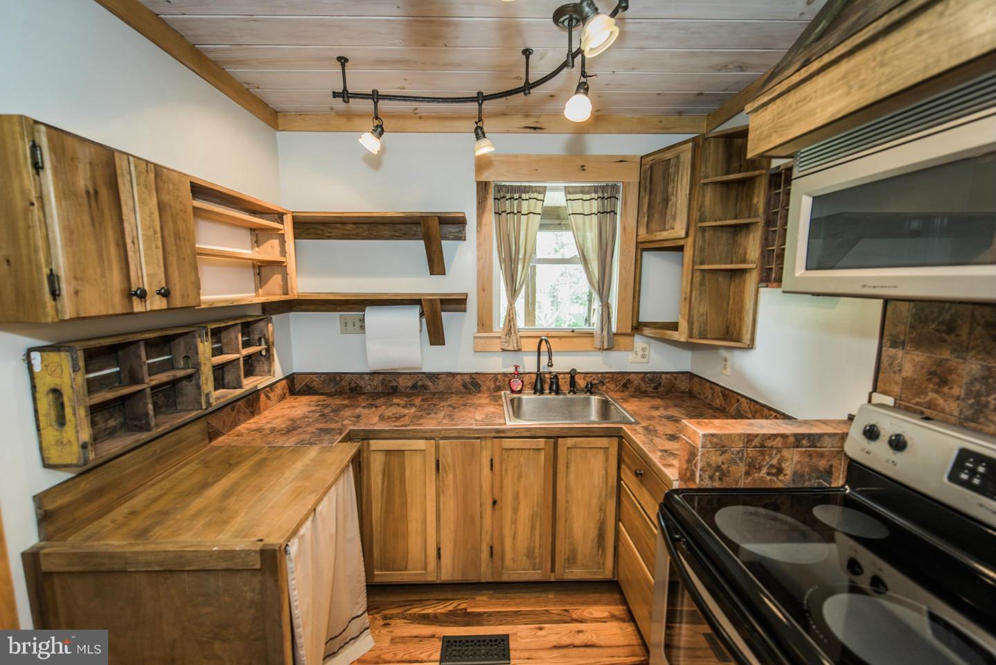 PIN OAK - Residential