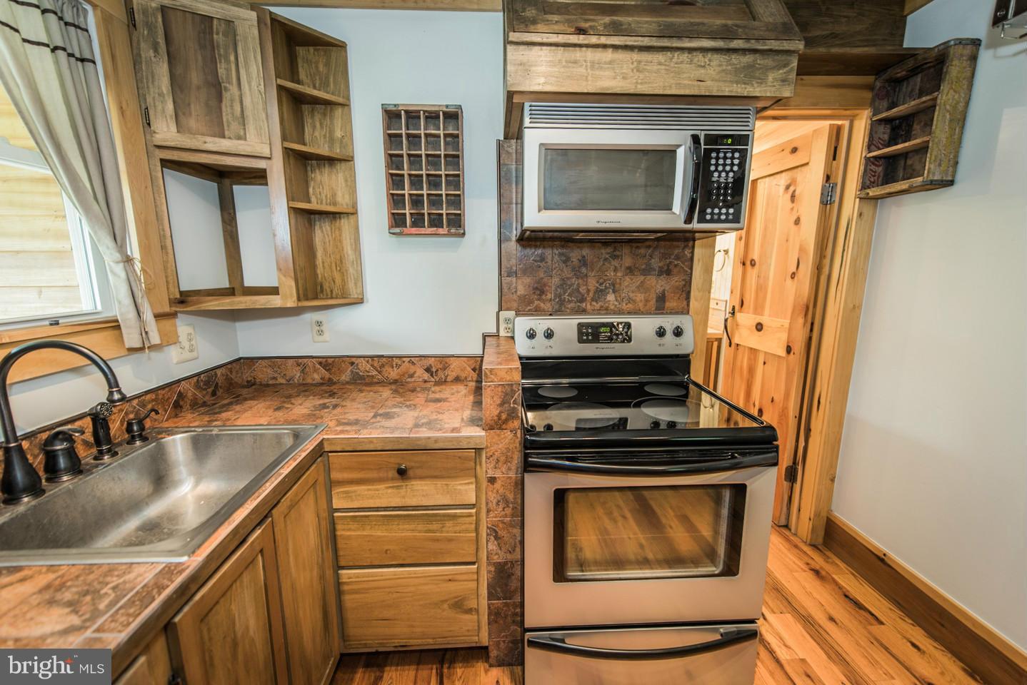 PIN OAK - Residential