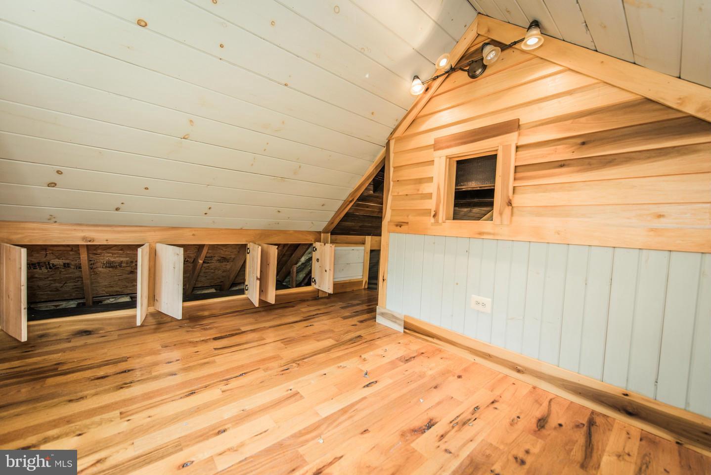 PIN OAK - Residential