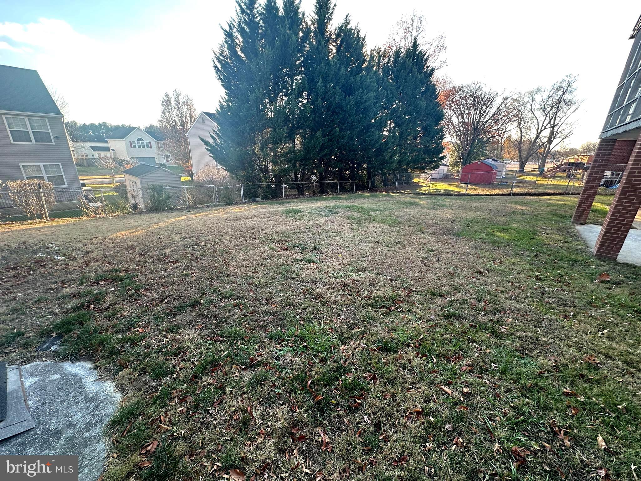 SUBURBAN ESTATES - Residential Lease