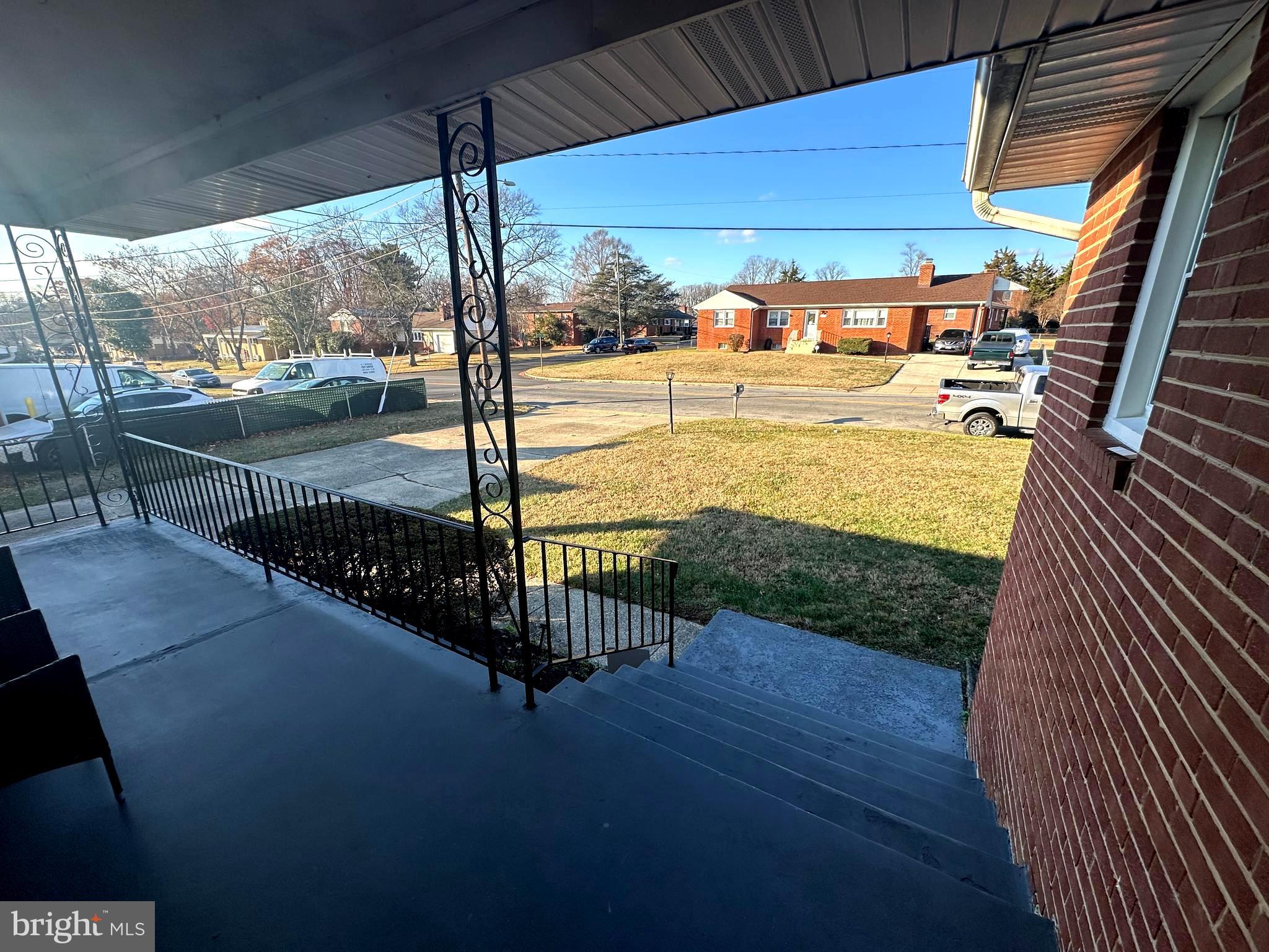 SUBURBAN ESTATES - Residential Lease