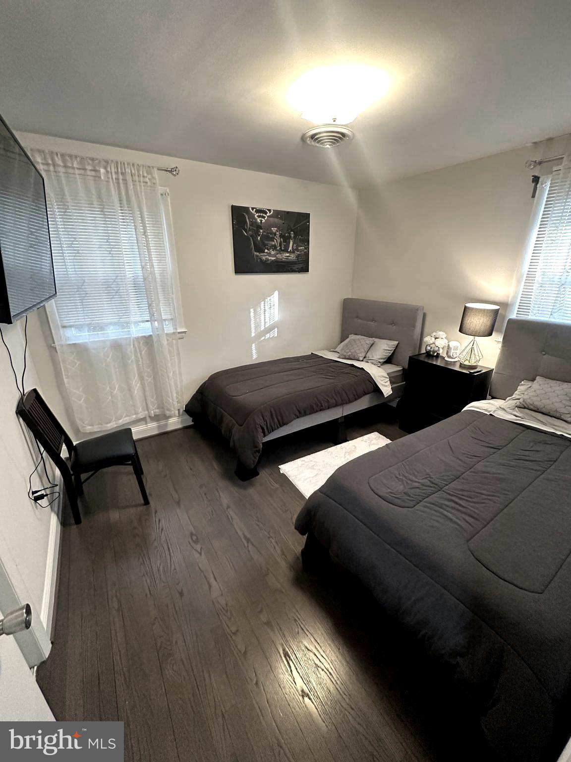 SUBURBAN ESTATES - Residential Lease