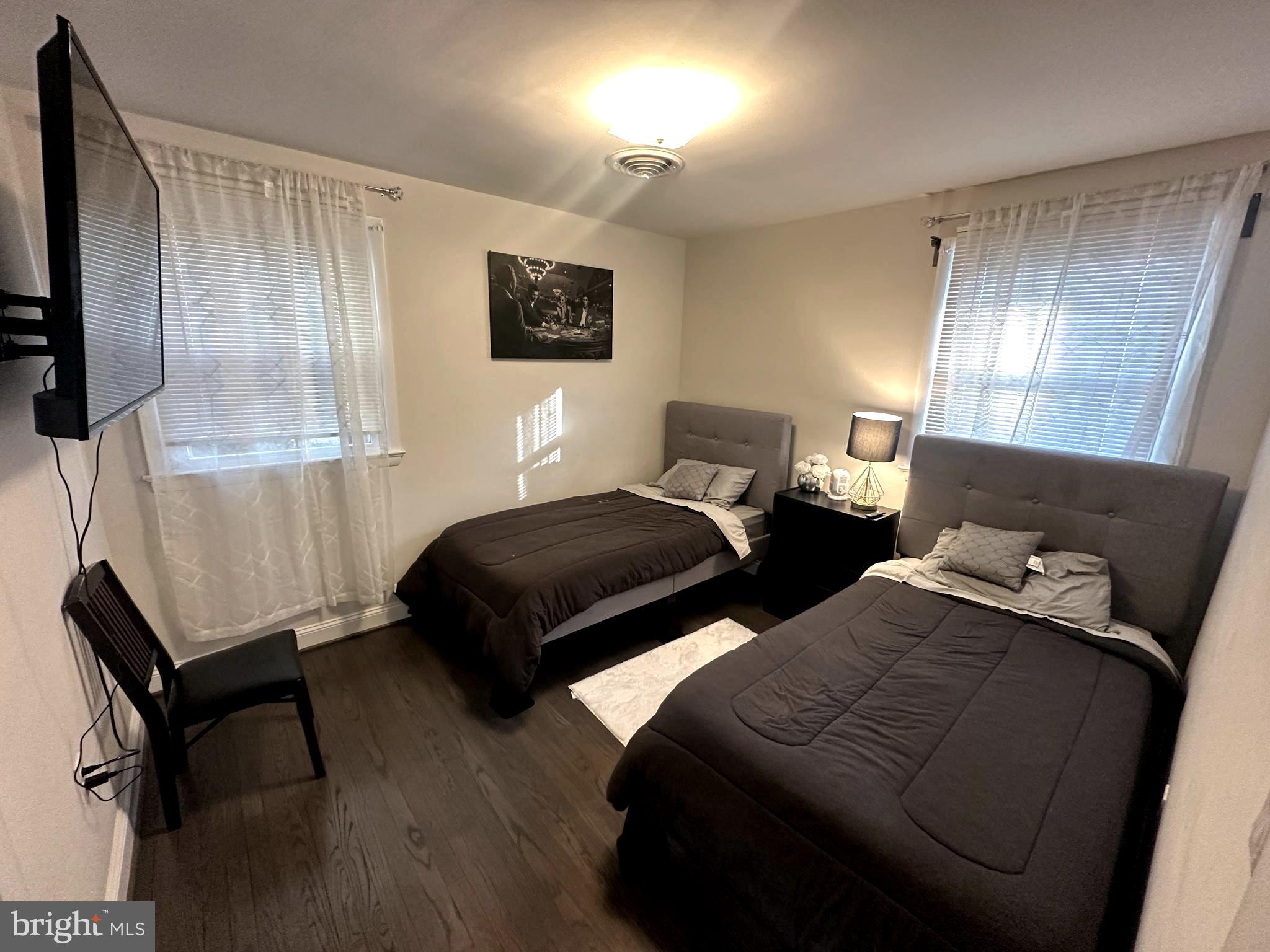 SUBURBAN ESTATES - Residential Lease