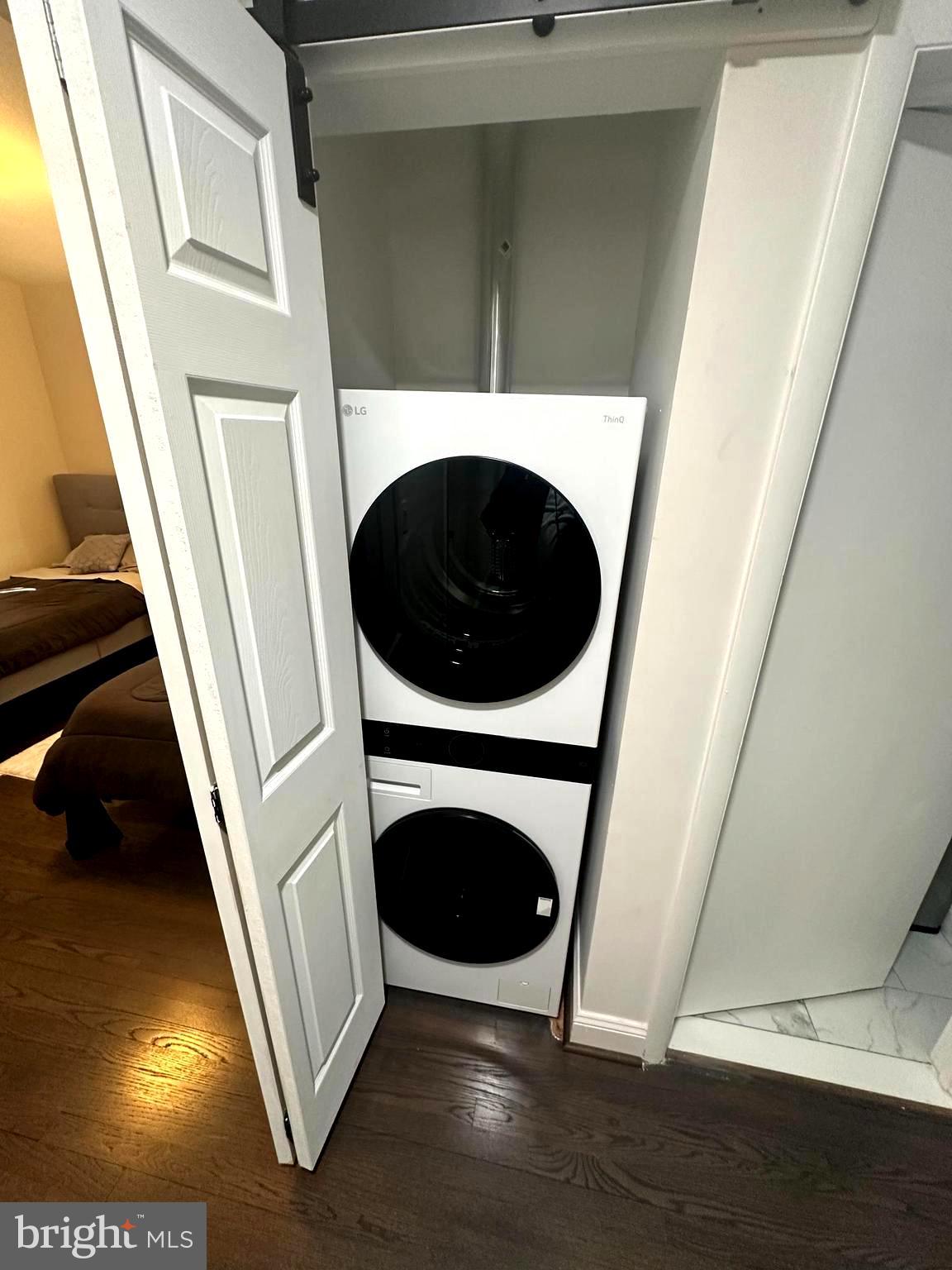 SUBURBAN ESTATES - Residential Lease