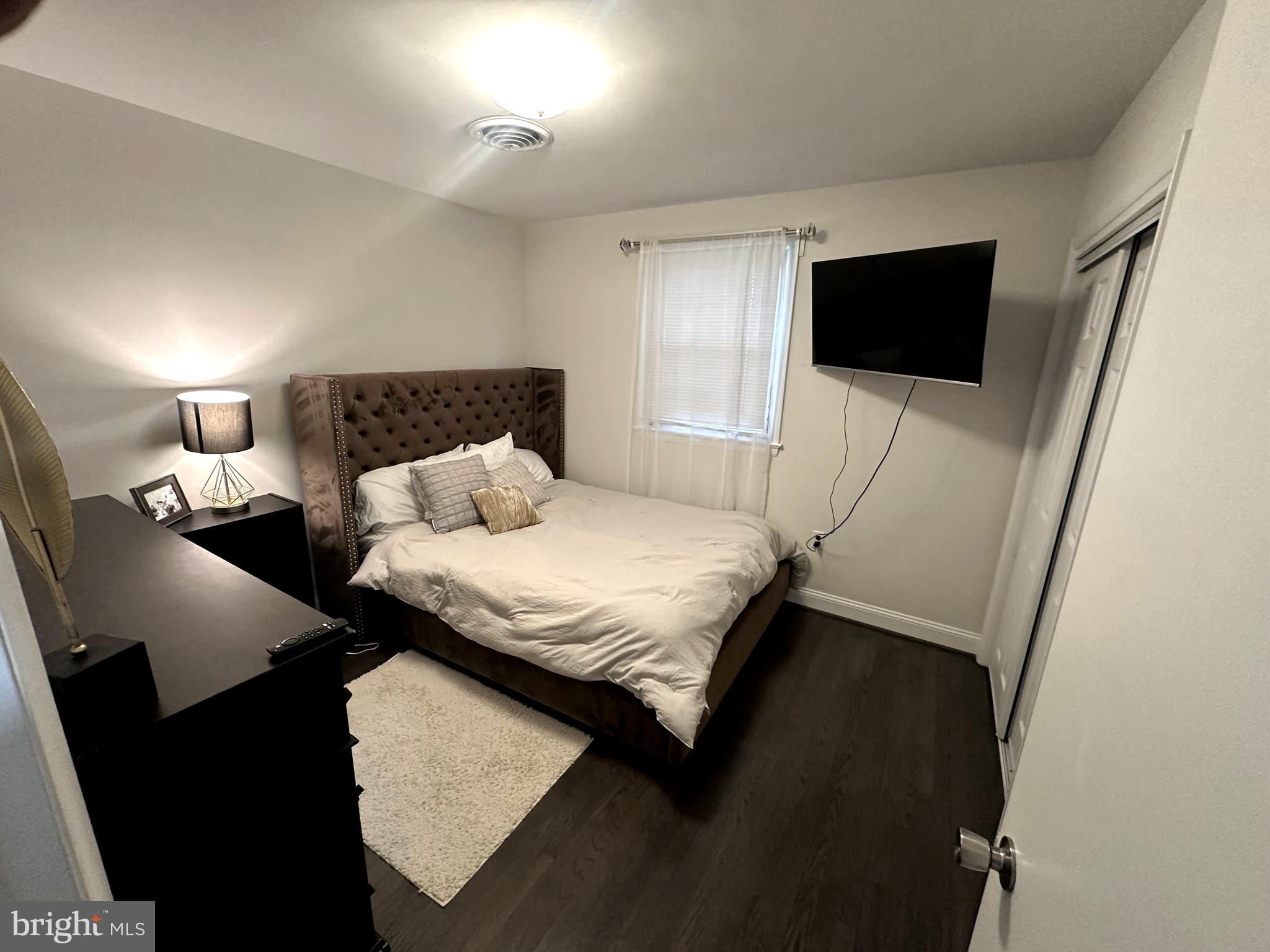 SUBURBAN ESTATES - Residential Lease