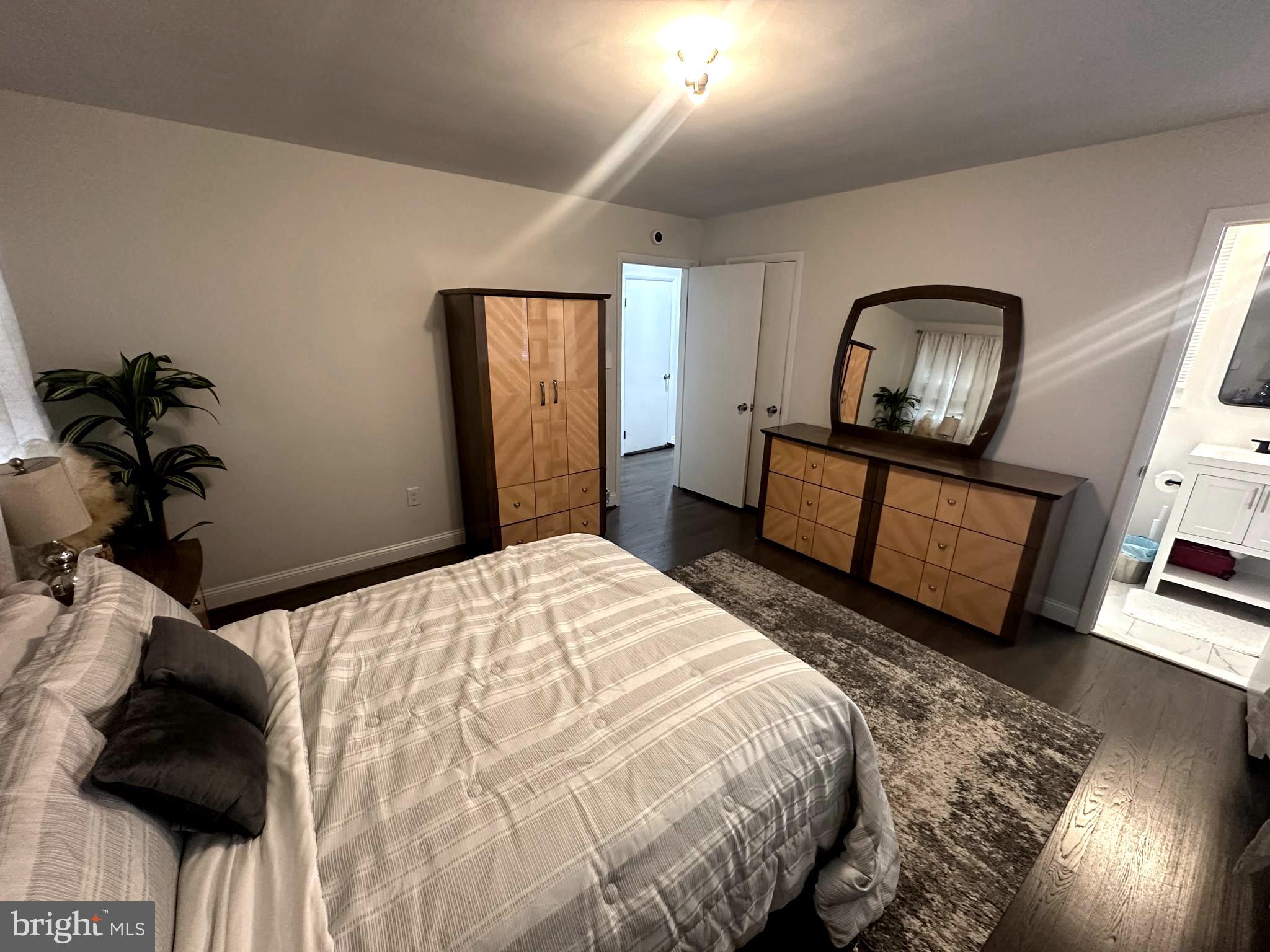 SUBURBAN ESTATES - Residential Lease