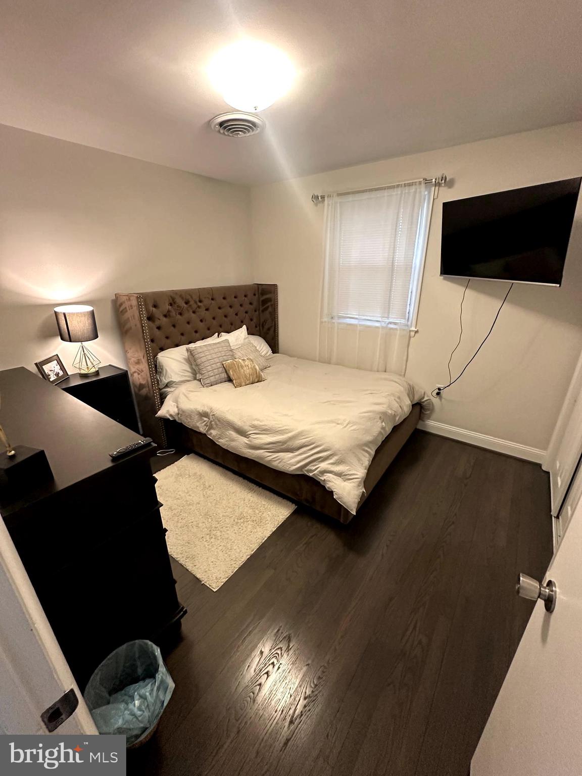 SUBURBAN ESTATES - Residential Lease