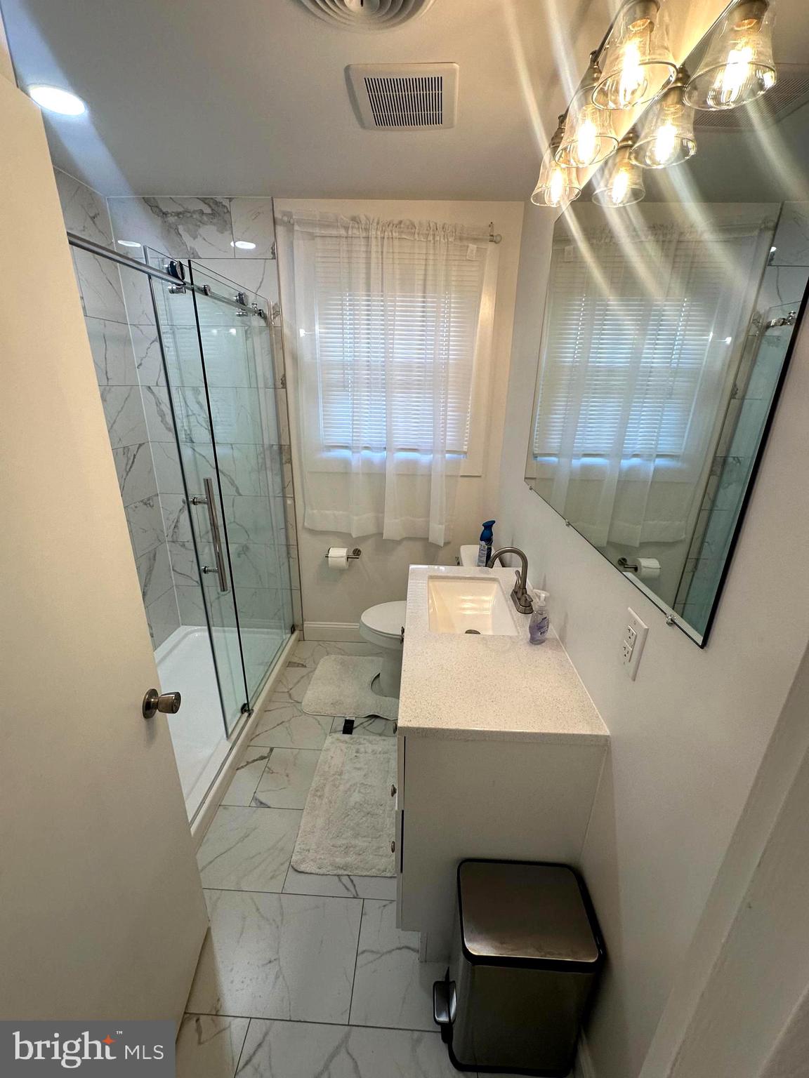 SUBURBAN ESTATES - Residential Lease