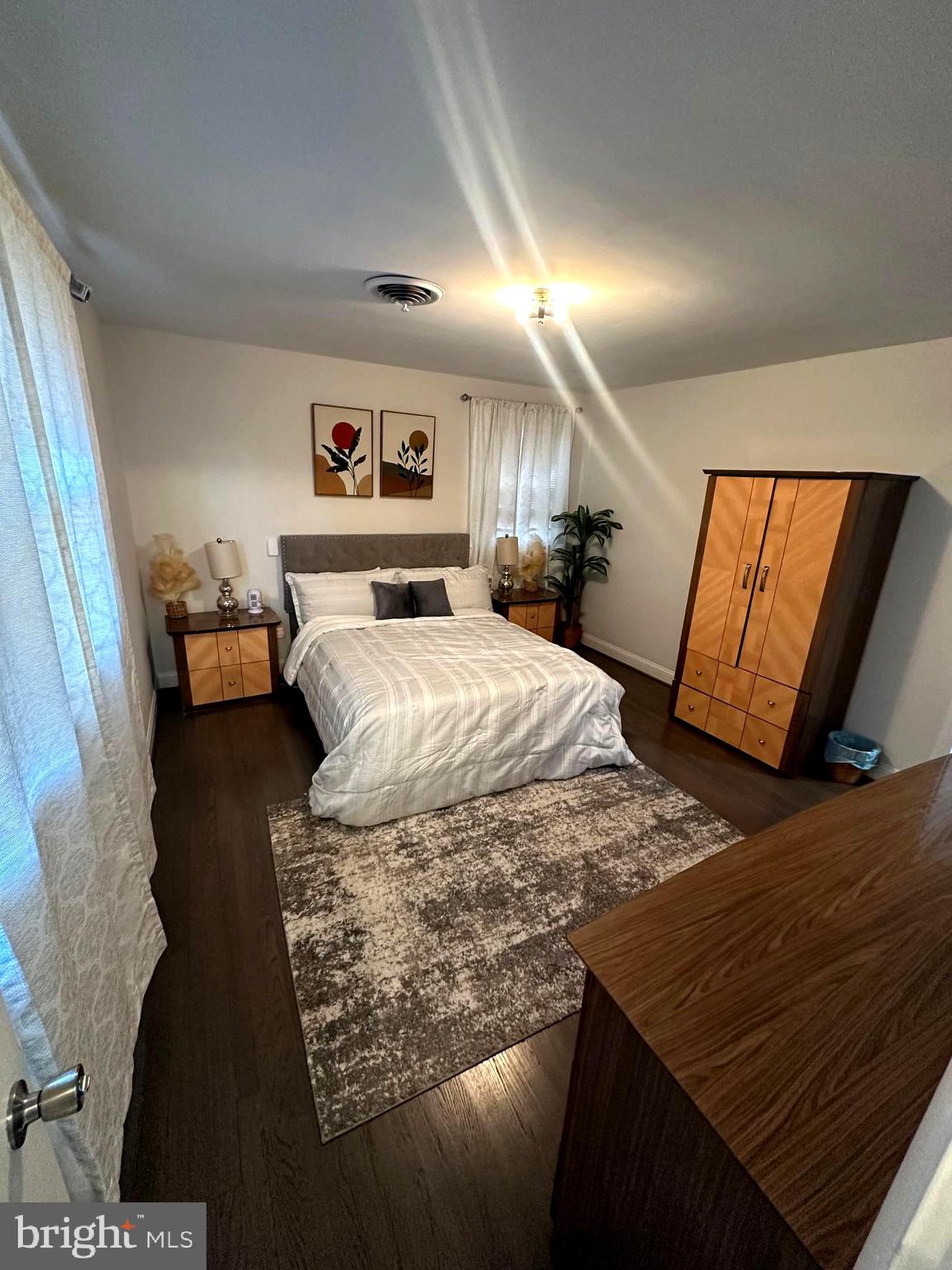 SUBURBAN ESTATES - Residential Lease