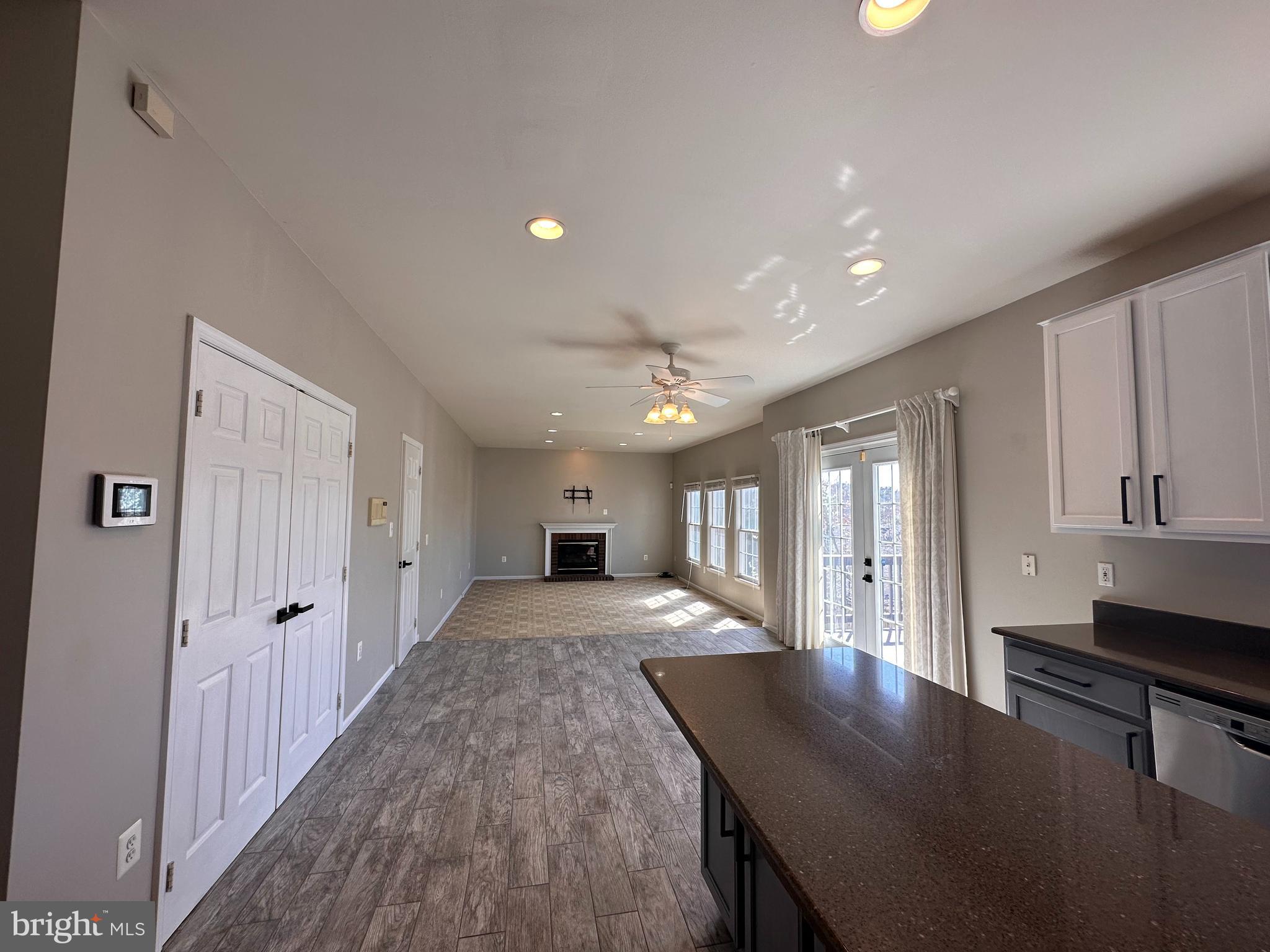 HAMPTON OAKS - Residential