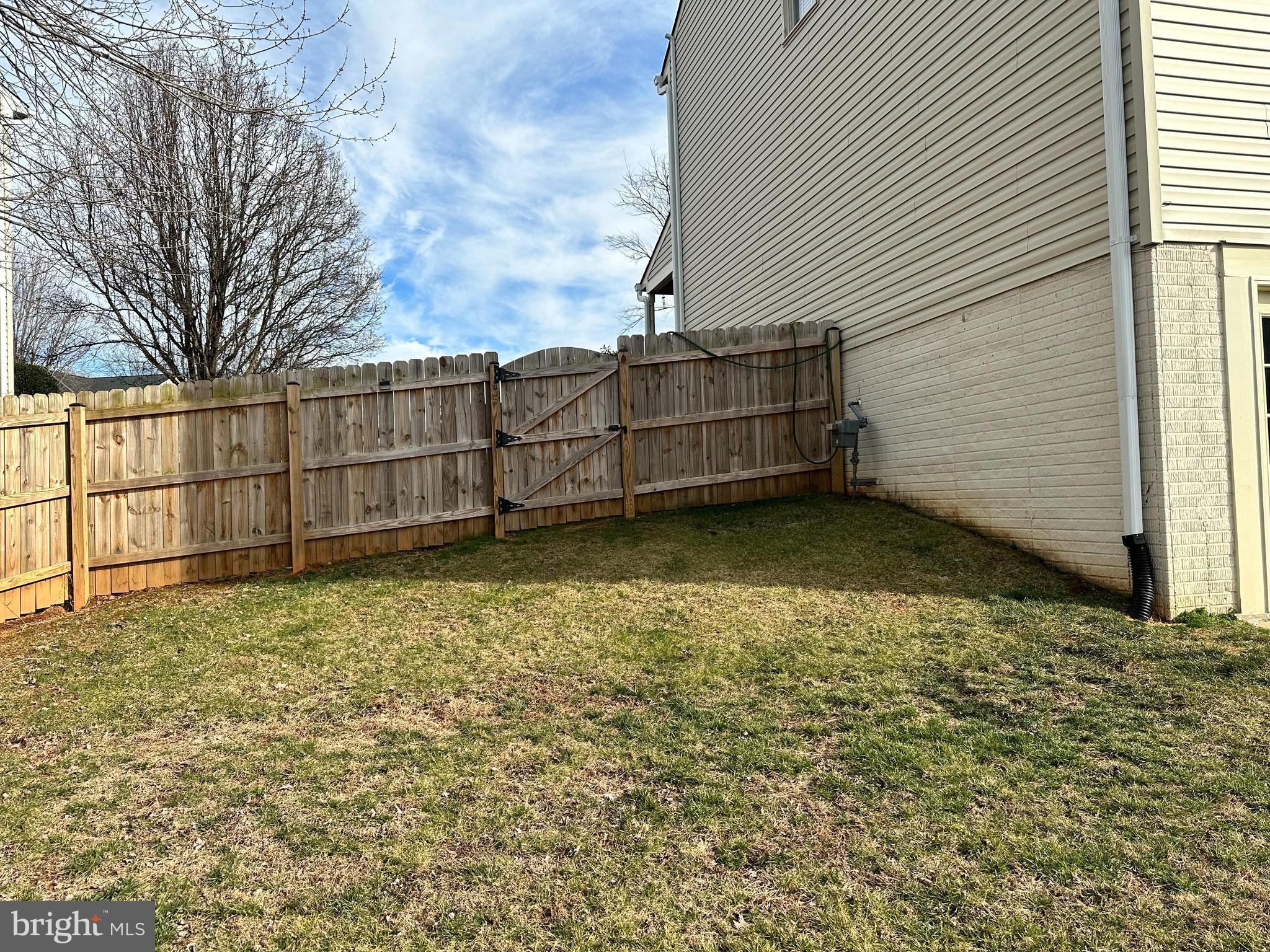 HAMPTON OAKS - Residential