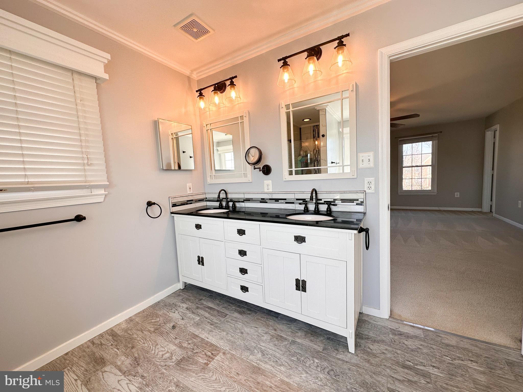 HAMPTON OAKS - Residential