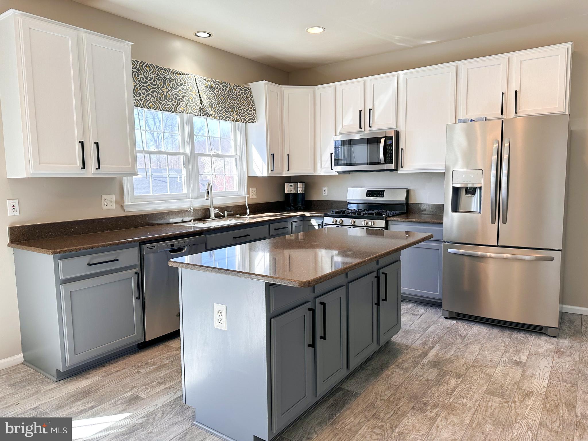 HAMPTON OAKS - Residential