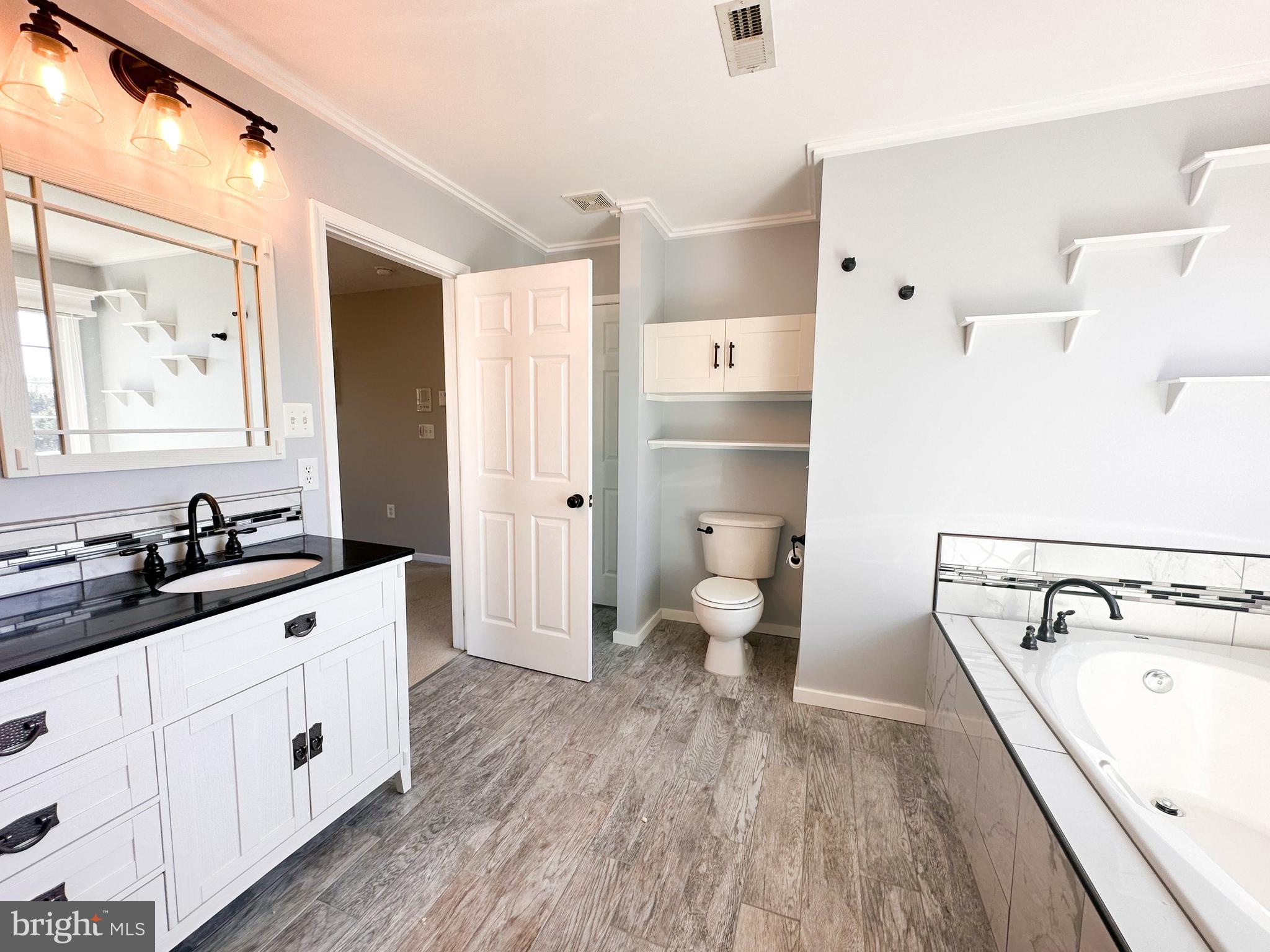 HAMPTON OAKS - Residential