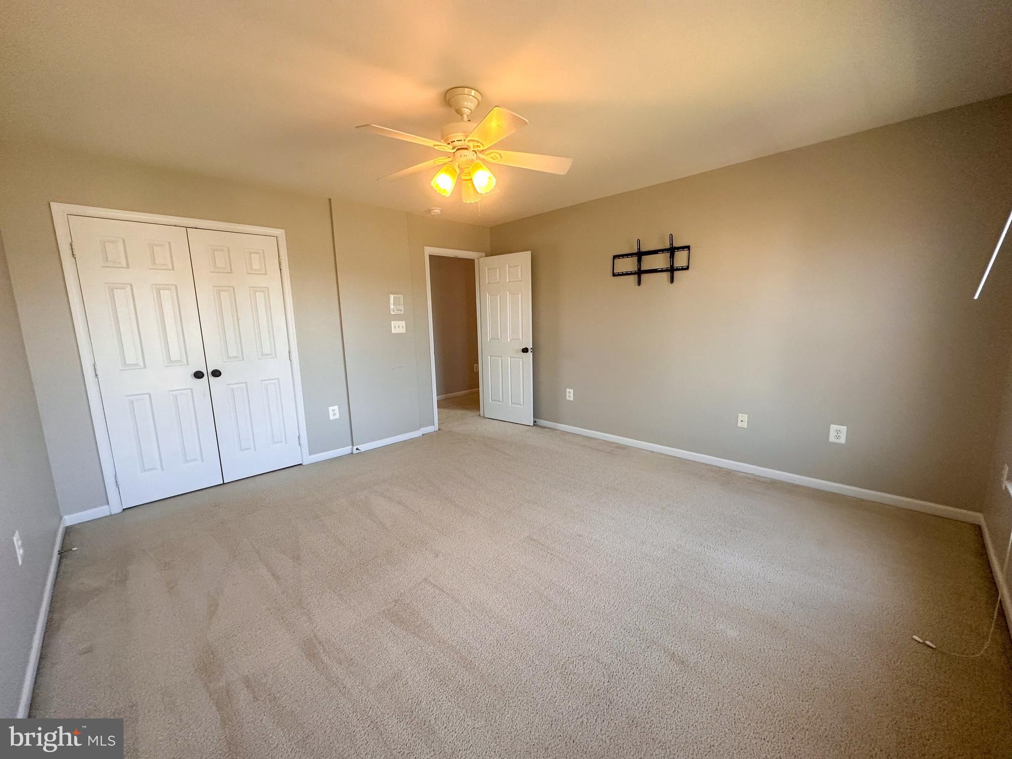 HAMPTON OAKS - Residential