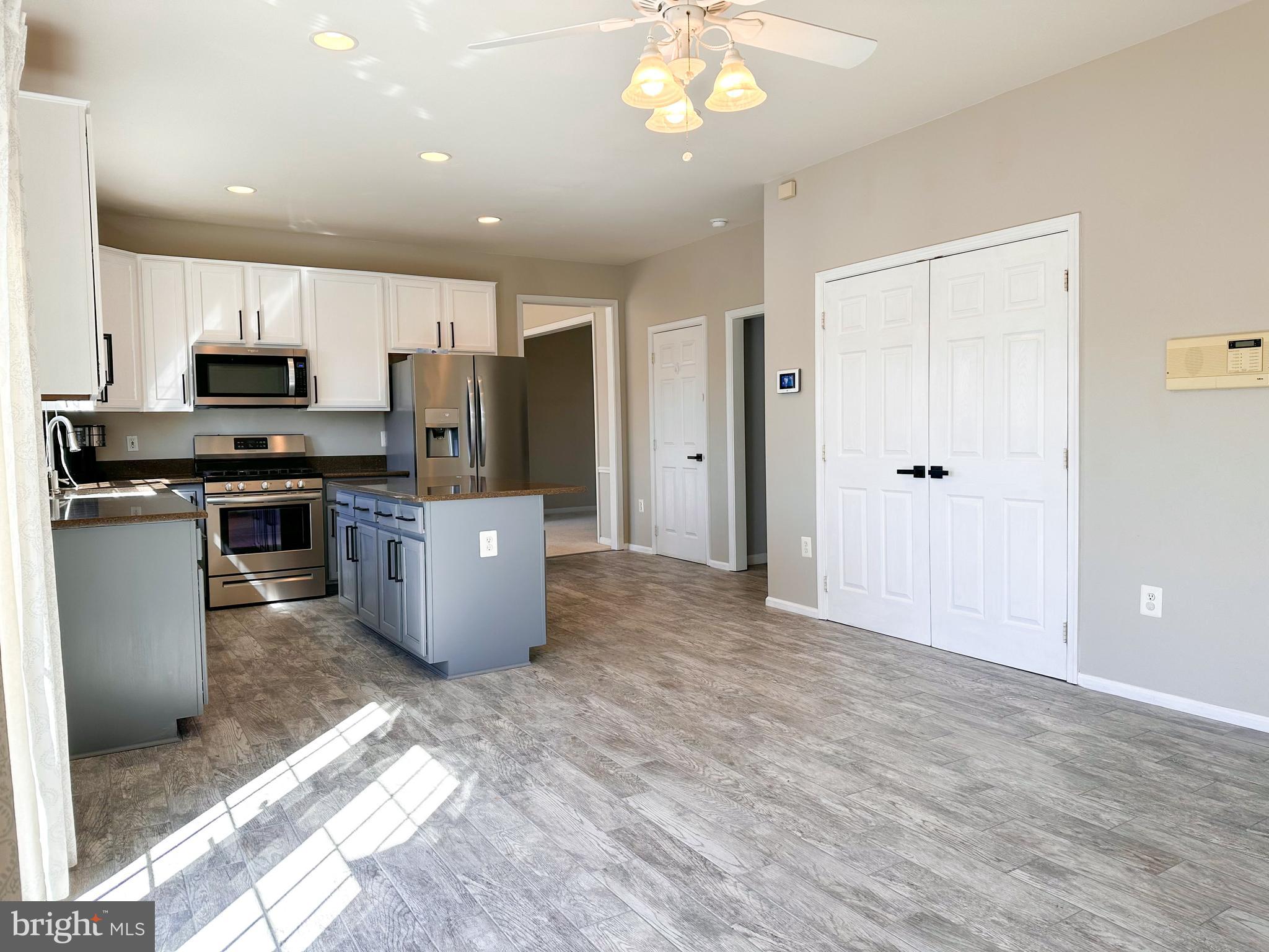 HAMPTON OAKS - Residential