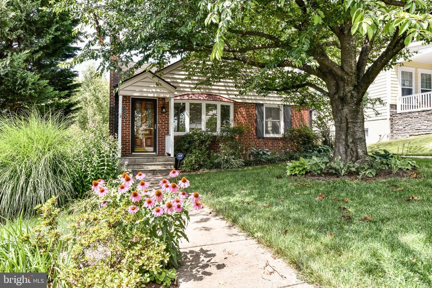 **ONLY AVAILABLE 12 MONTHS**Updated Classic 4BR, 3BA home in prime North Arlington neighborhood*Hardwood floors on main level with lots of natural sunlight, recessed lighting & neutral paint tones throughout*Living room with bay window & cozy fireplace leads to dining area & kitchen with white cabinetry & stainless steel appliances*Nicely sized bedrooms & renovated, modern bathrooms on main level*Full bedroom, bathroom & rec room in basement + ample storage*LOVELY, private, landscaped & fenced back yard*Excellent location, just minutes to the East Falls Church Metro Station, Route 29 & I-66*Chestnut Hills playground & Tuckahoe Park nearby*Enjoy a variety of shopping, dining & entertainment choices*

Available for lease 9.10.22