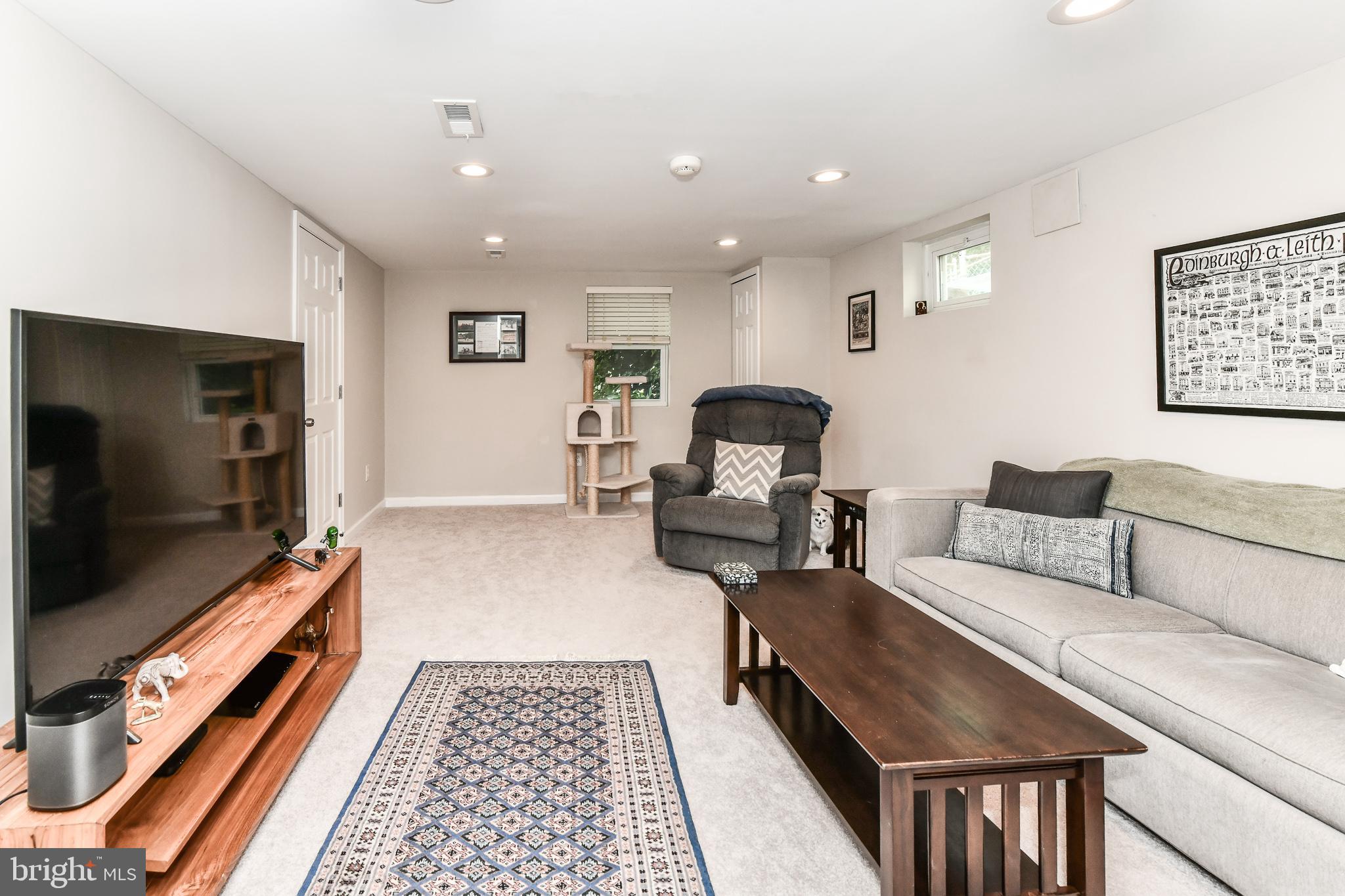 LEXINGTON VILLAGE - Residential Lease