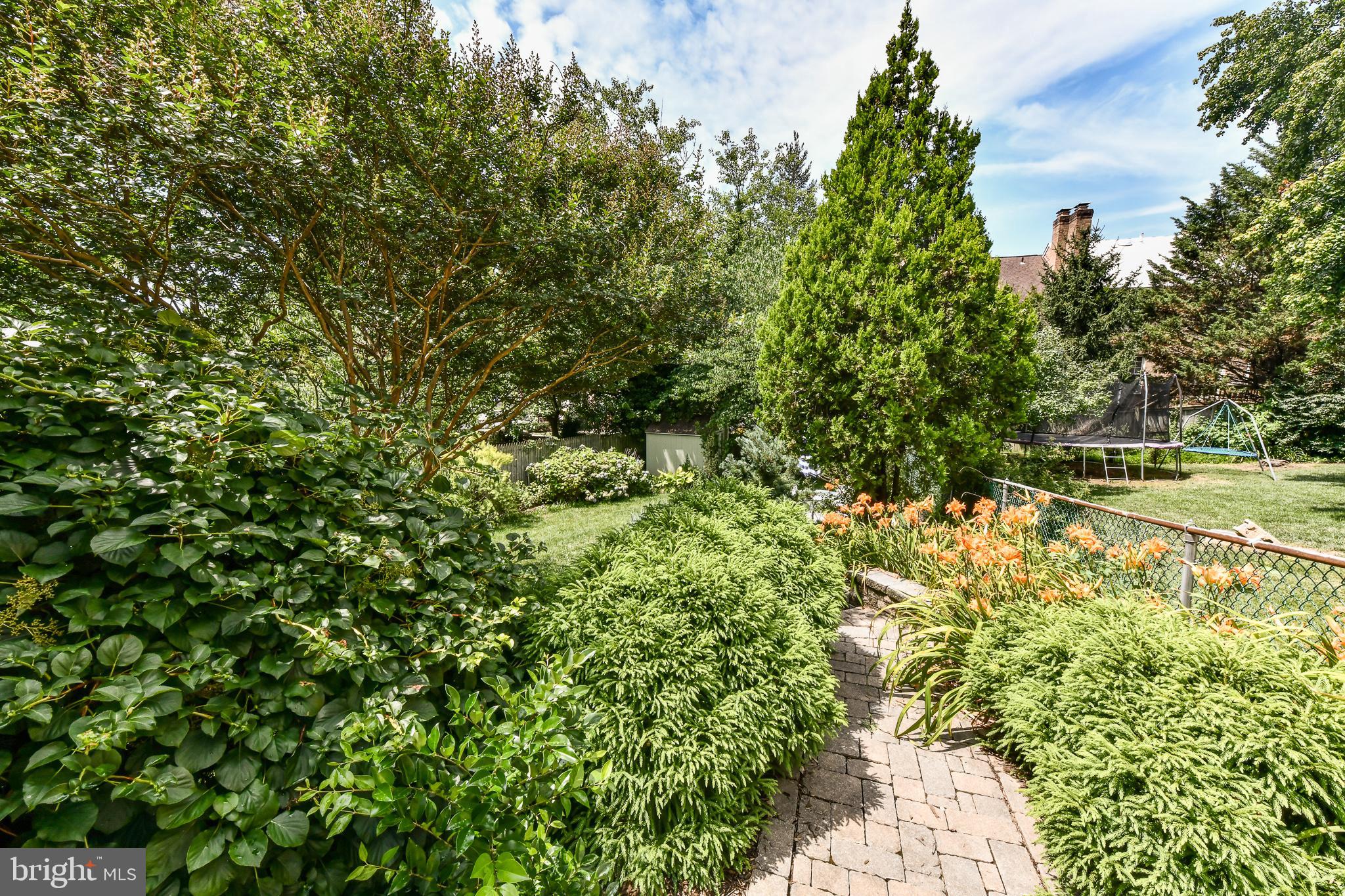 LEXINGTON VILLAGE - Residential Lease