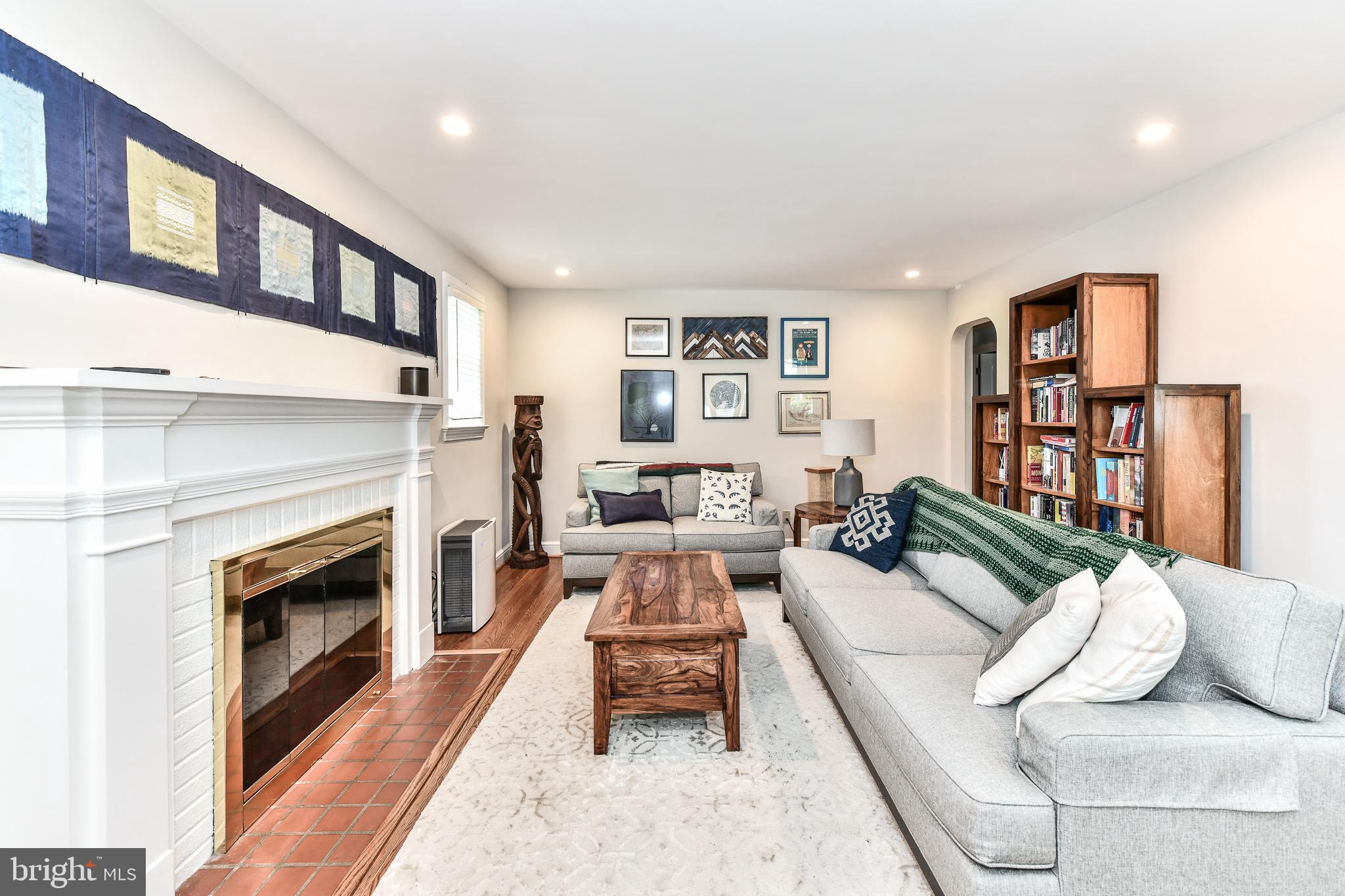 LEXINGTON VILLAGE - Residential Lease