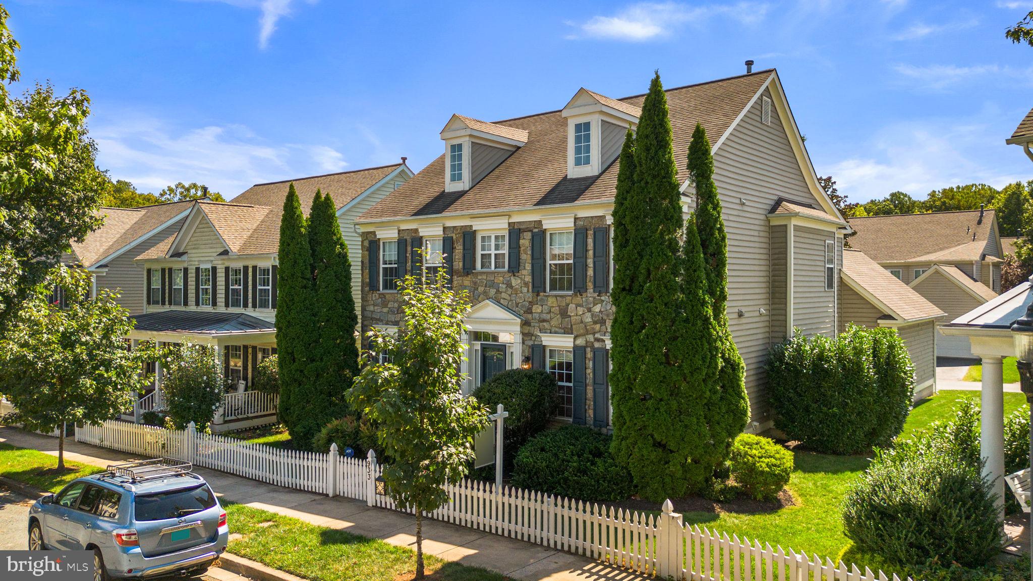 933 GENTLEWOOD STREET