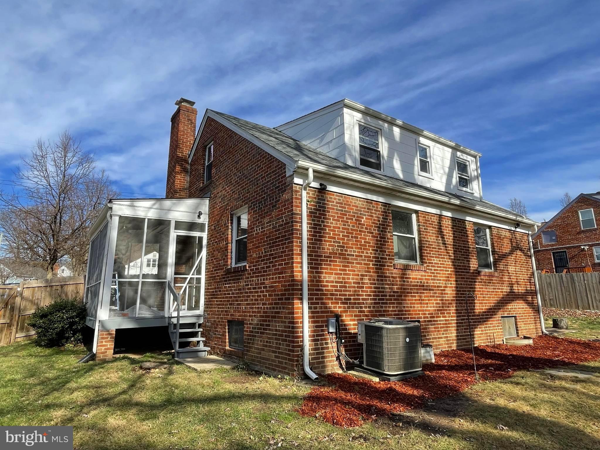 CAROLE HIGHLANDS - Residential