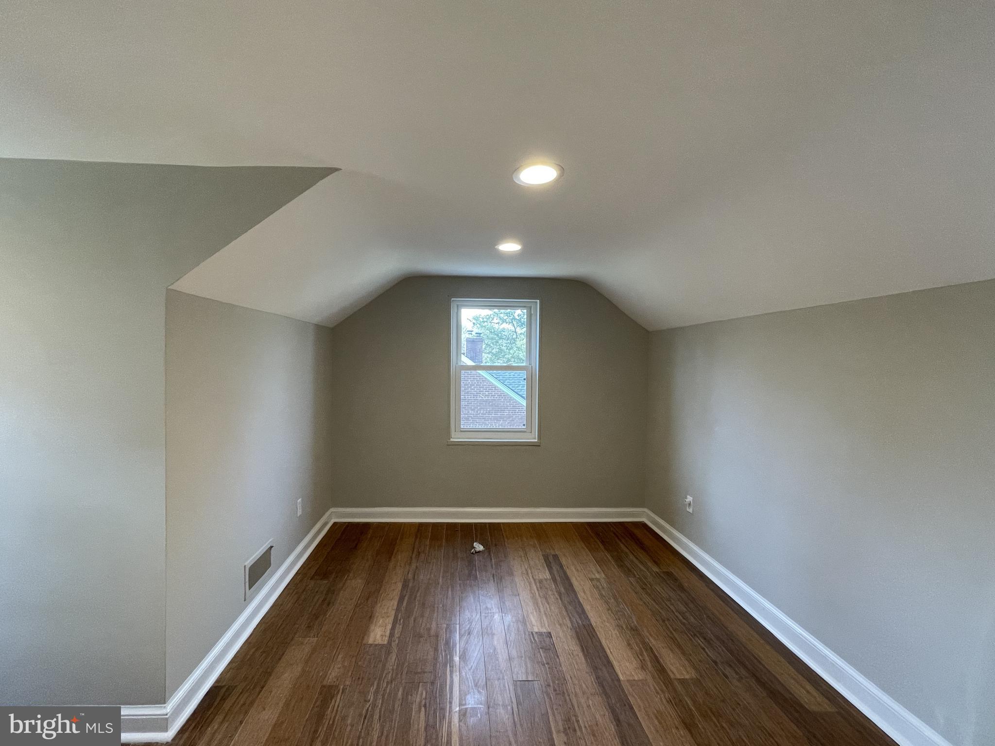 CAROLE HIGHLANDS - Residential