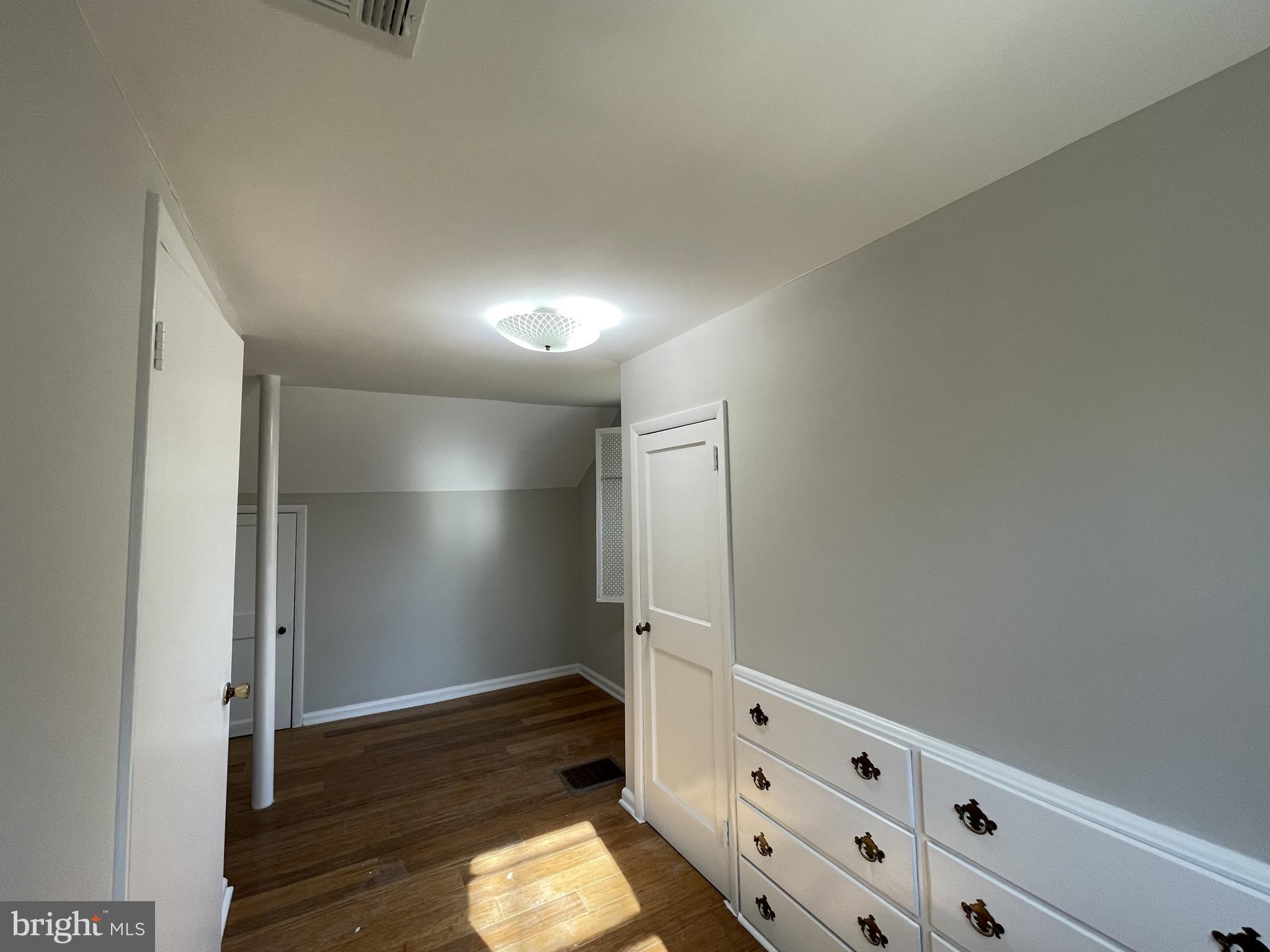 CAROLE HIGHLANDS - Residential