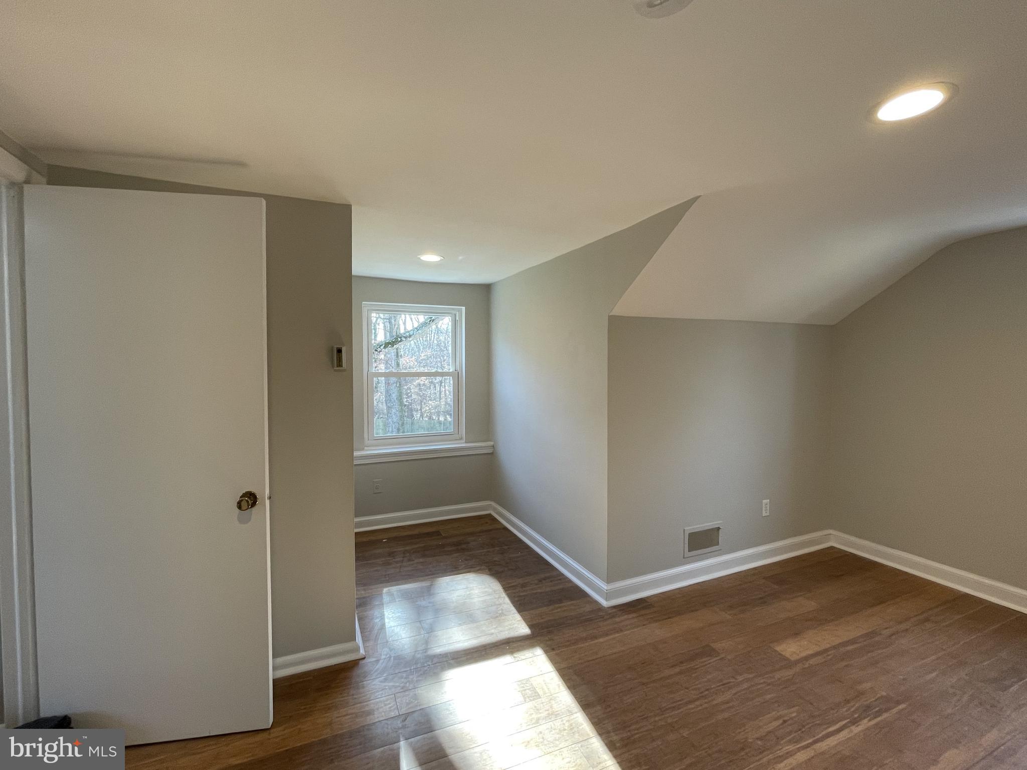 CAROLE HIGHLANDS - Residential