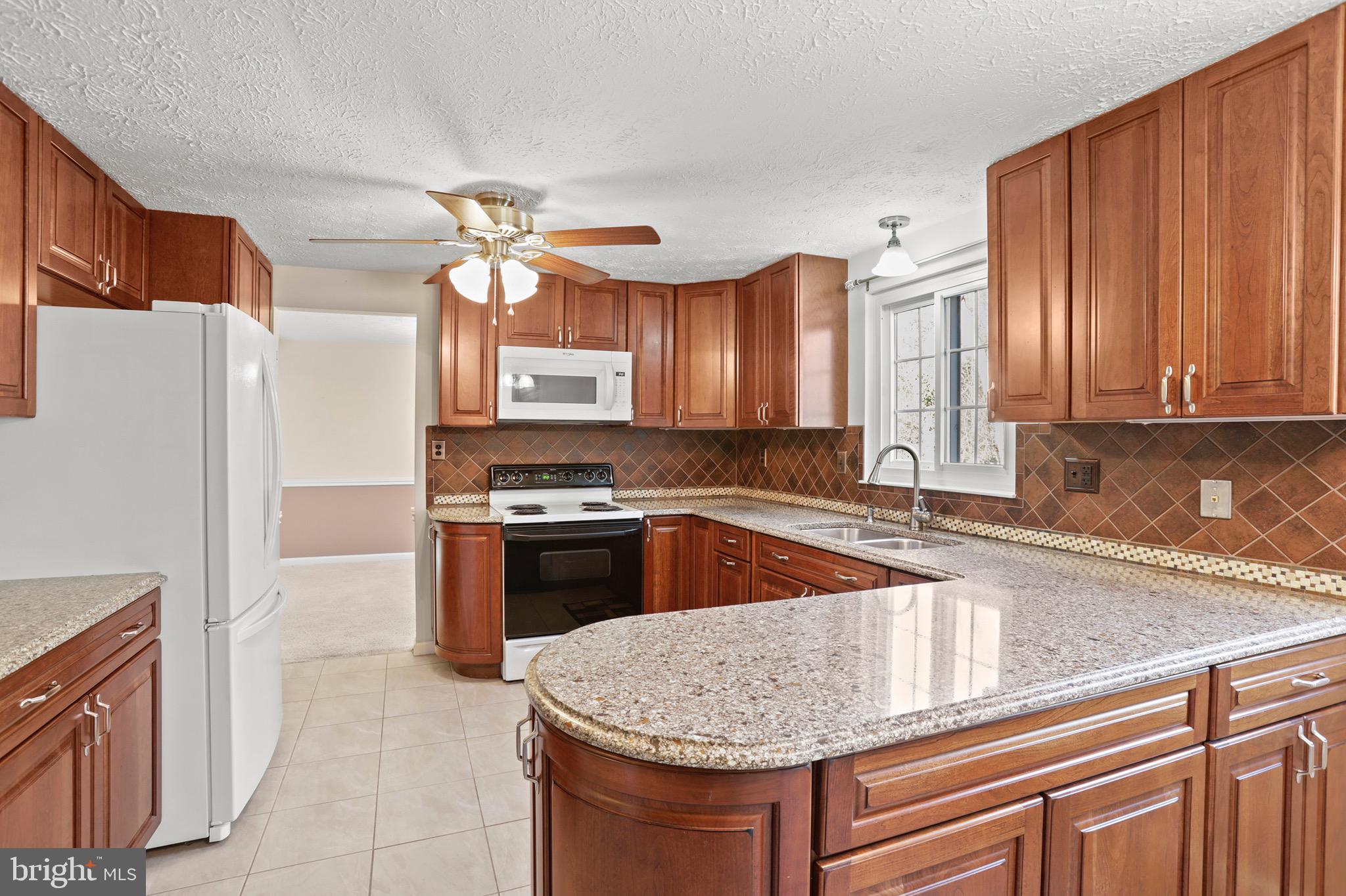 WILTON KNOLL - Residential