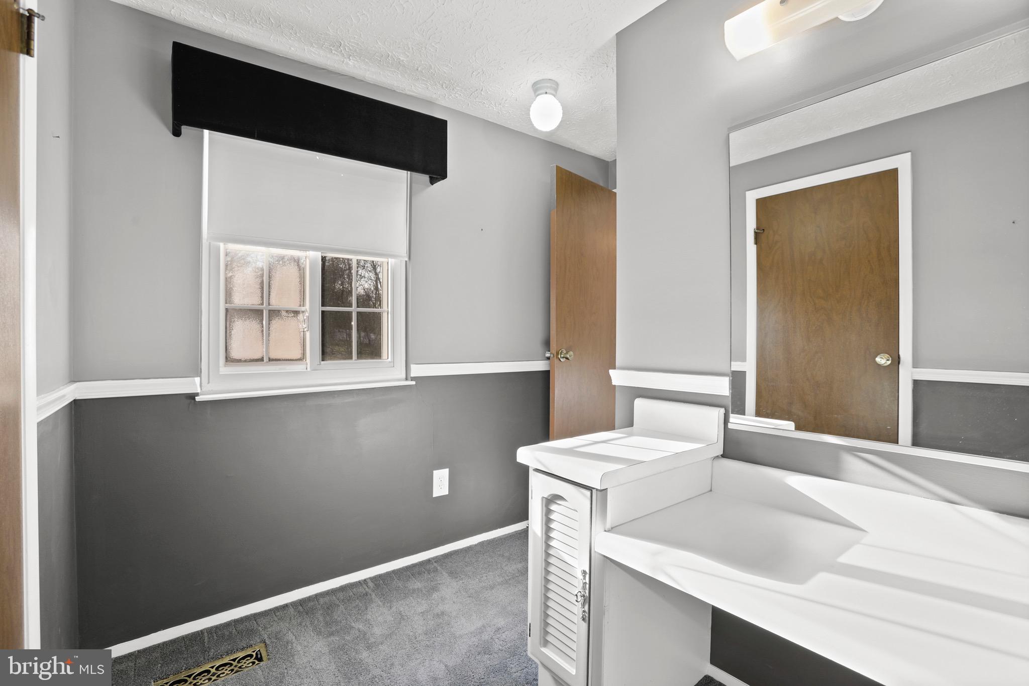 WILTON KNOLL - Residential