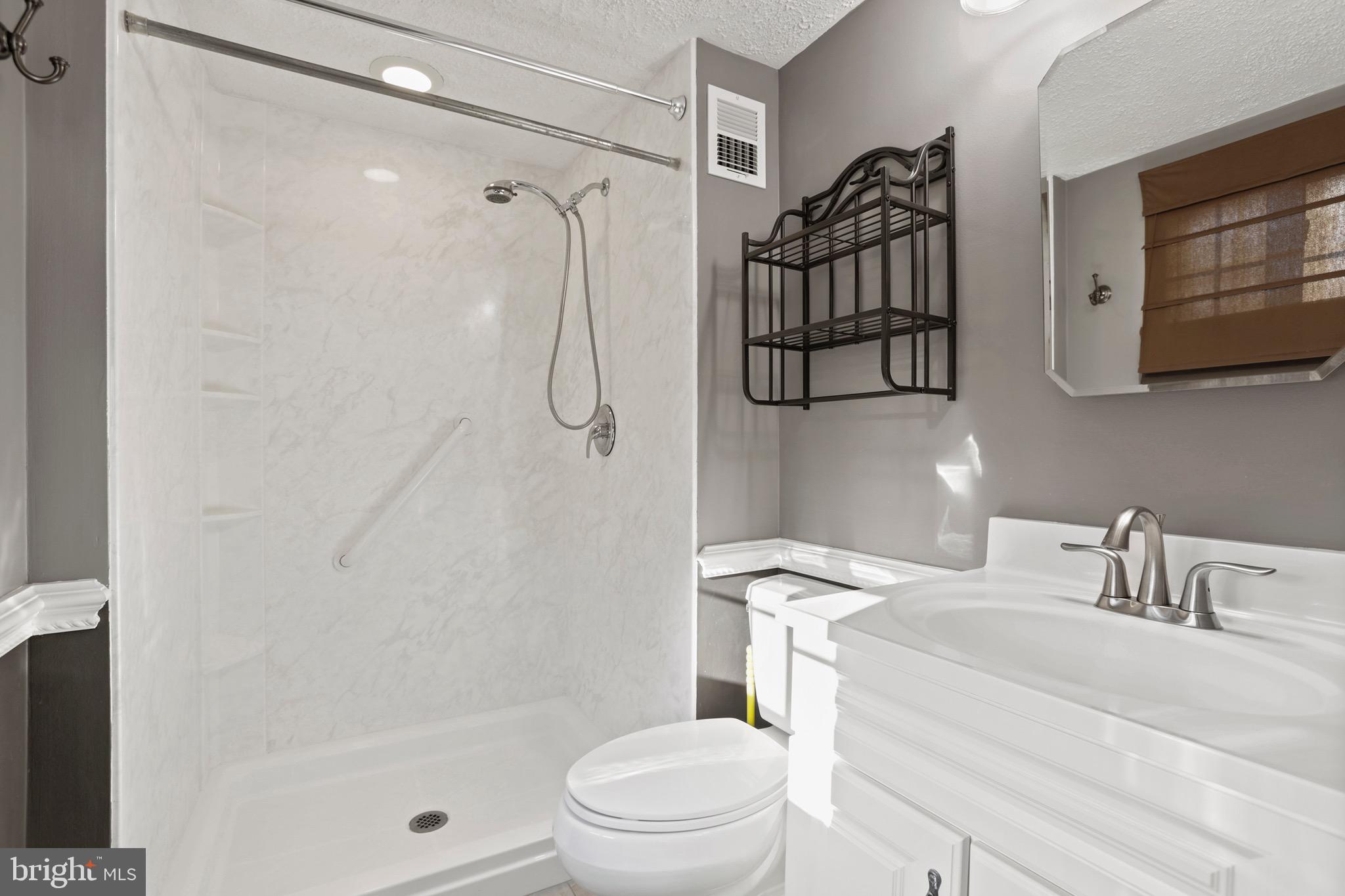 WILTON KNOLL - Residential