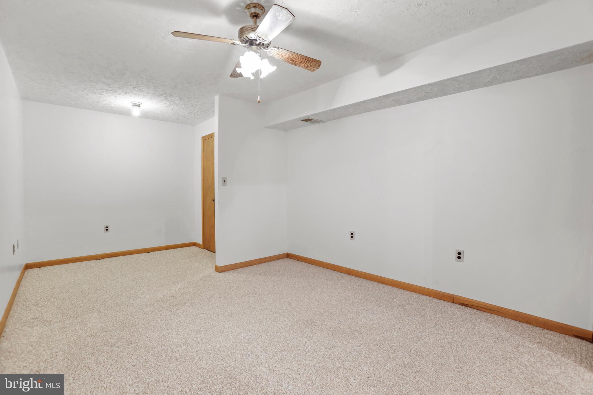 WILTON KNOLL - Residential