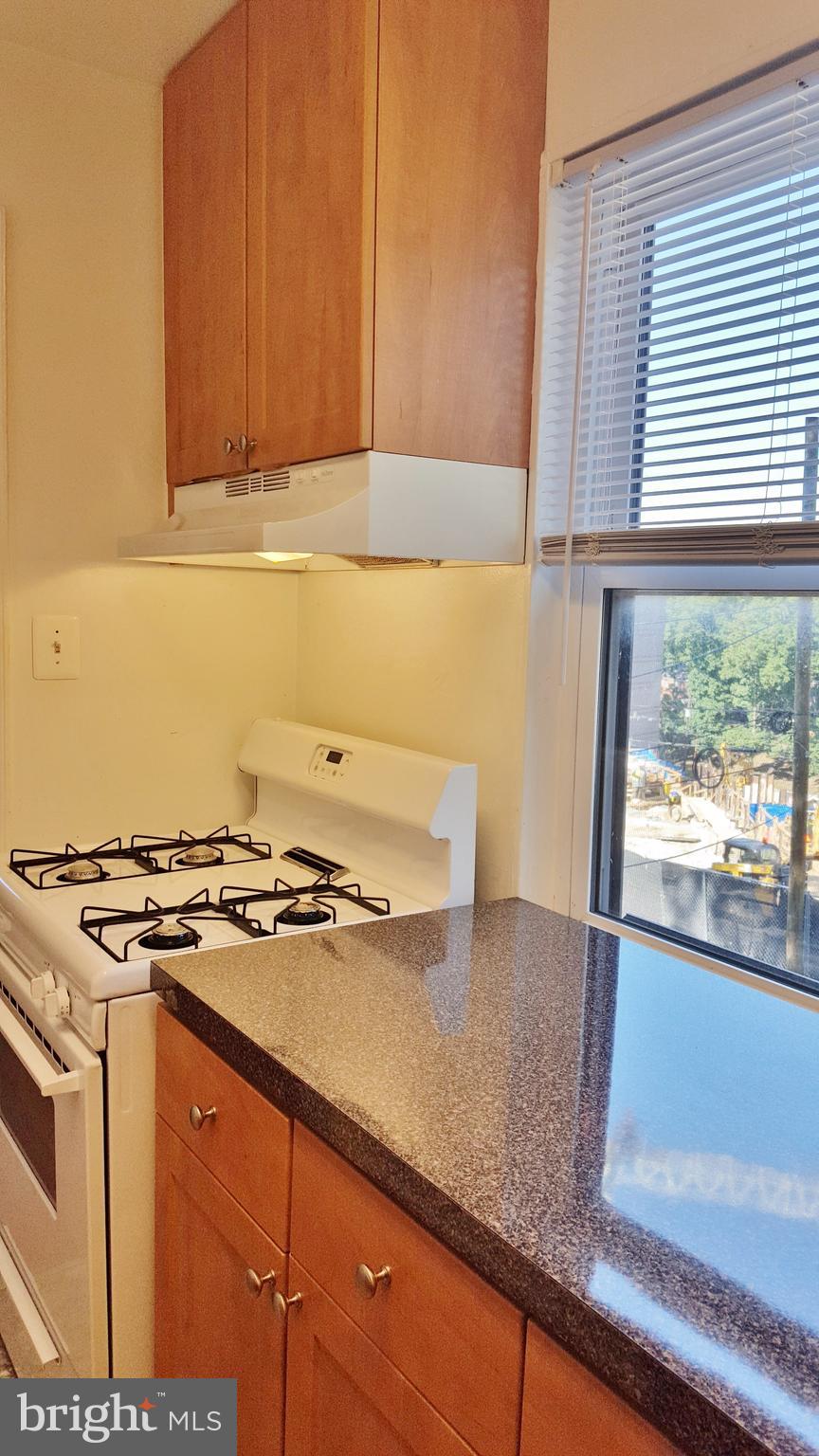 FOREST HILLS - Residential Lease