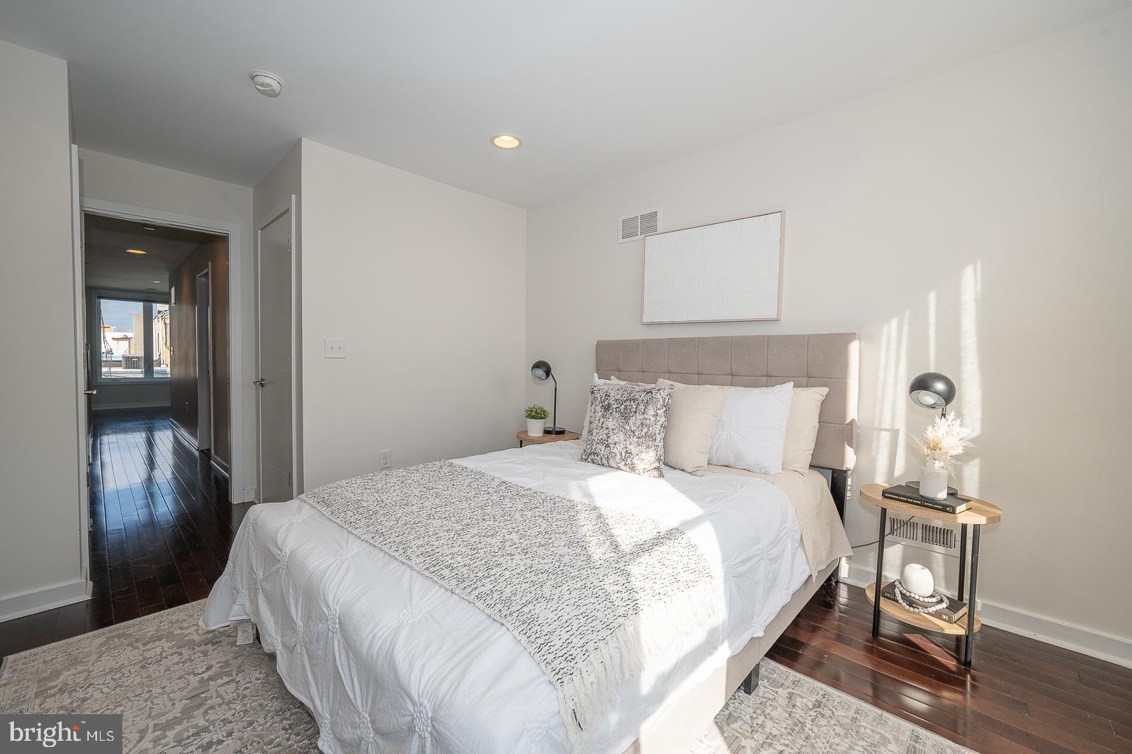 ART MUSEUM AREA - Residential