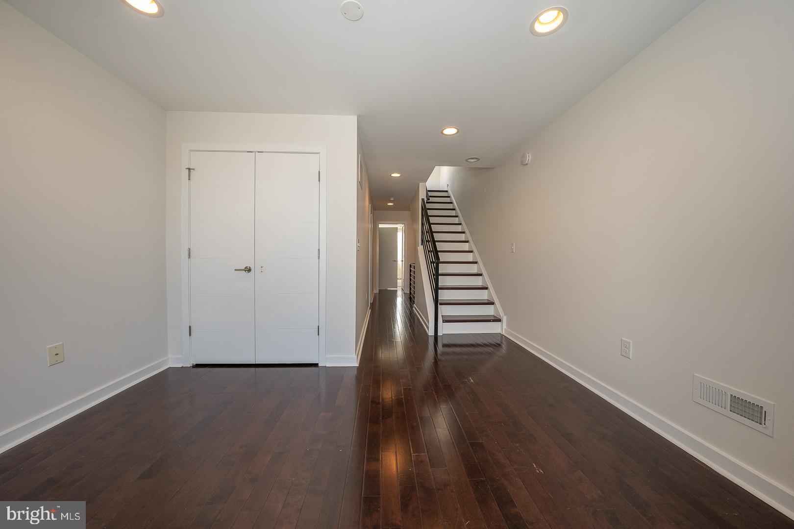 ART MUSEUM AREA - Residential