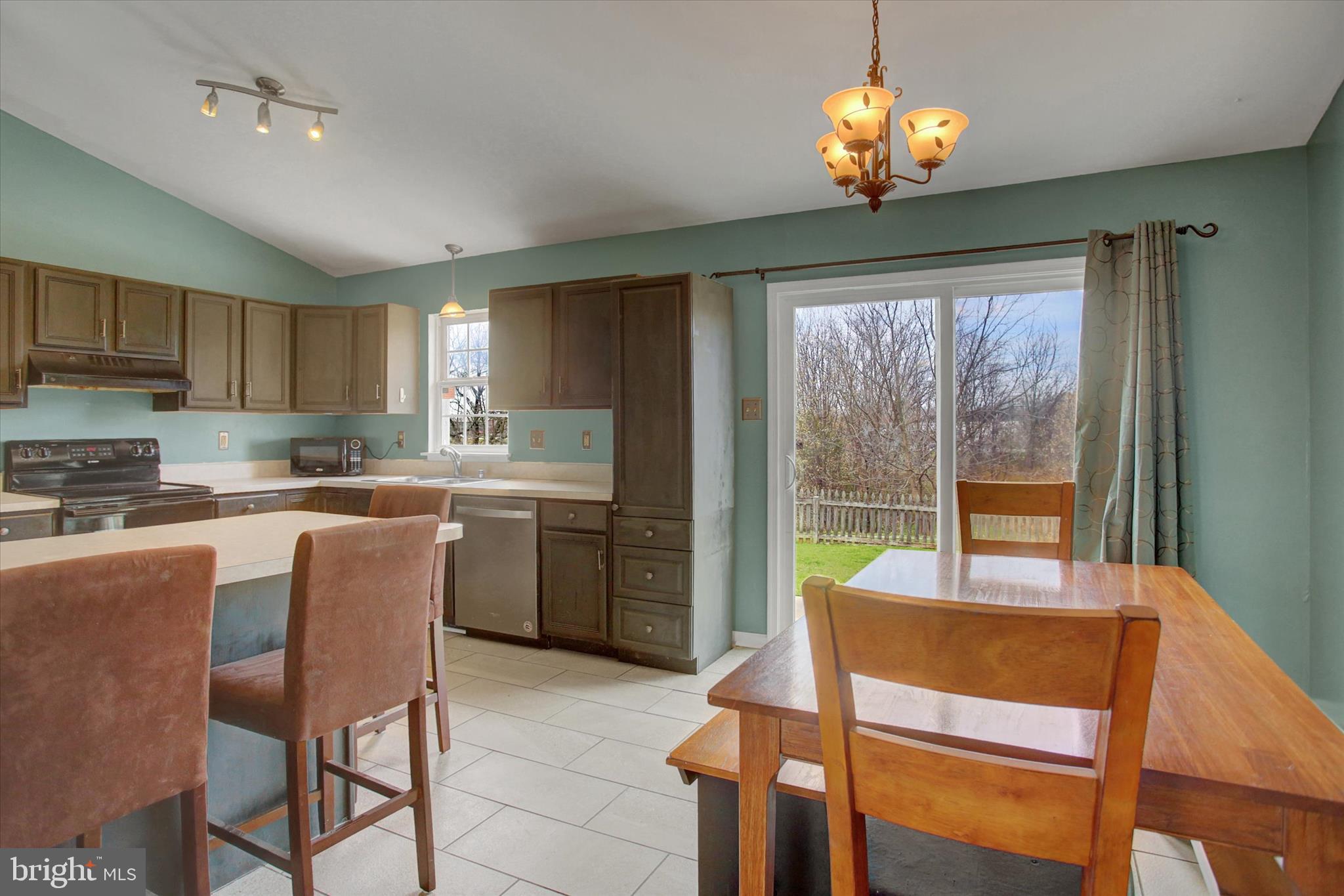 CROSS CREEK - Residential